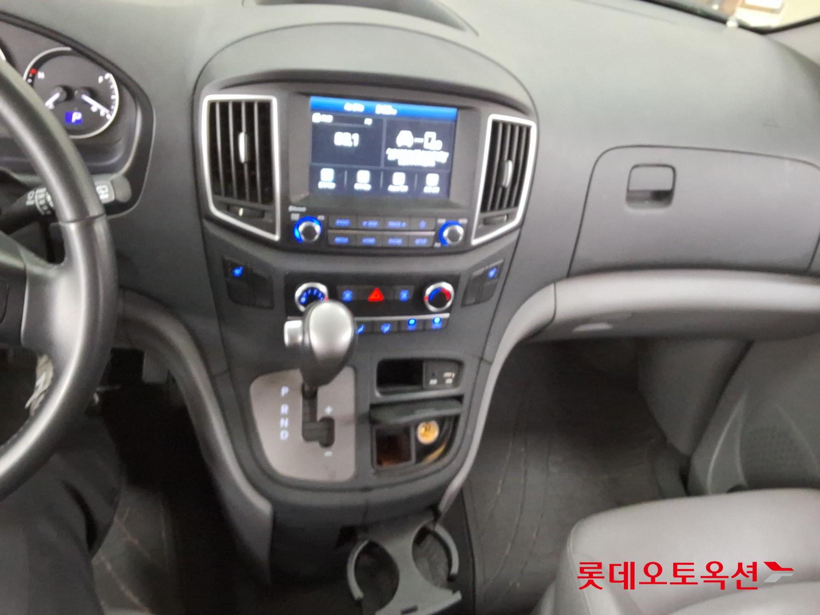 هيونداي جراند ستاريكس 2021 - صورة 34