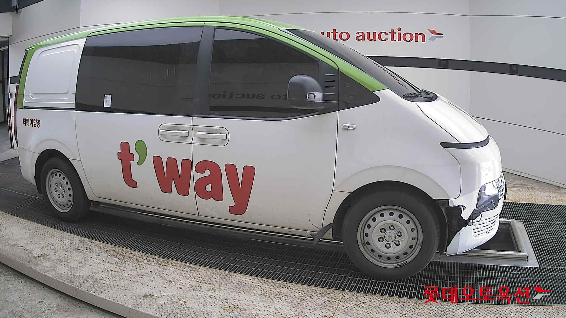 Hyundai Staria - 22