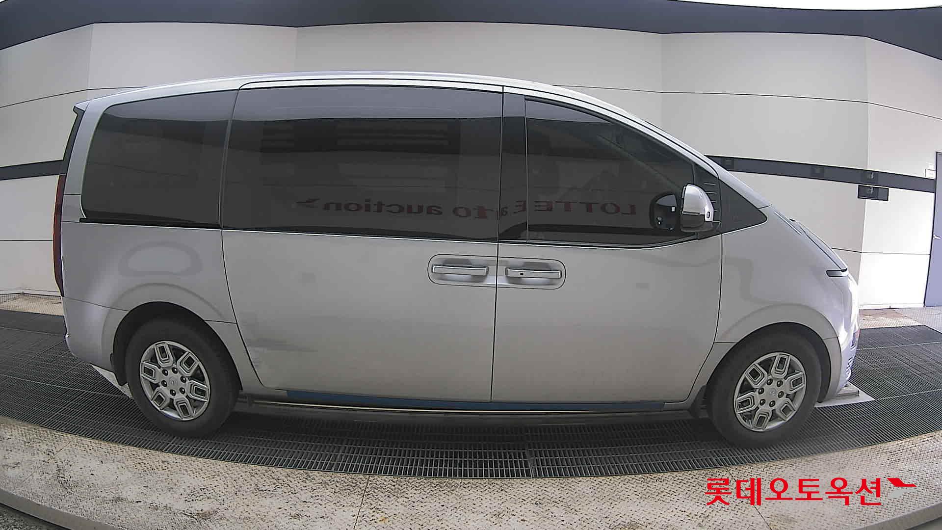 Hyundai Staria 2022 - Image 21
