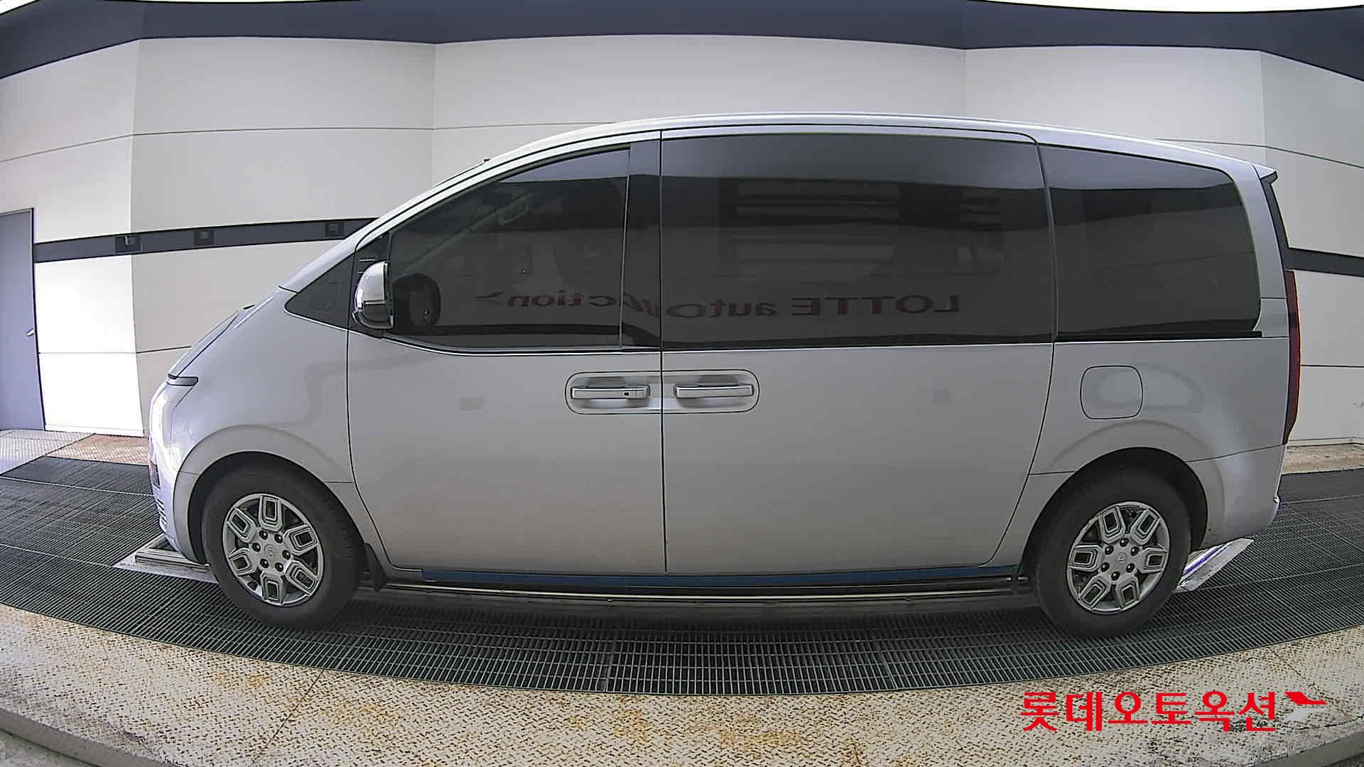 Hyundai Staria 2022 - Image 13