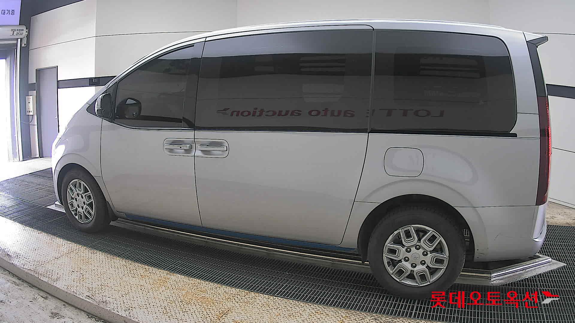 Hyundai Staria 2022 - Image 14