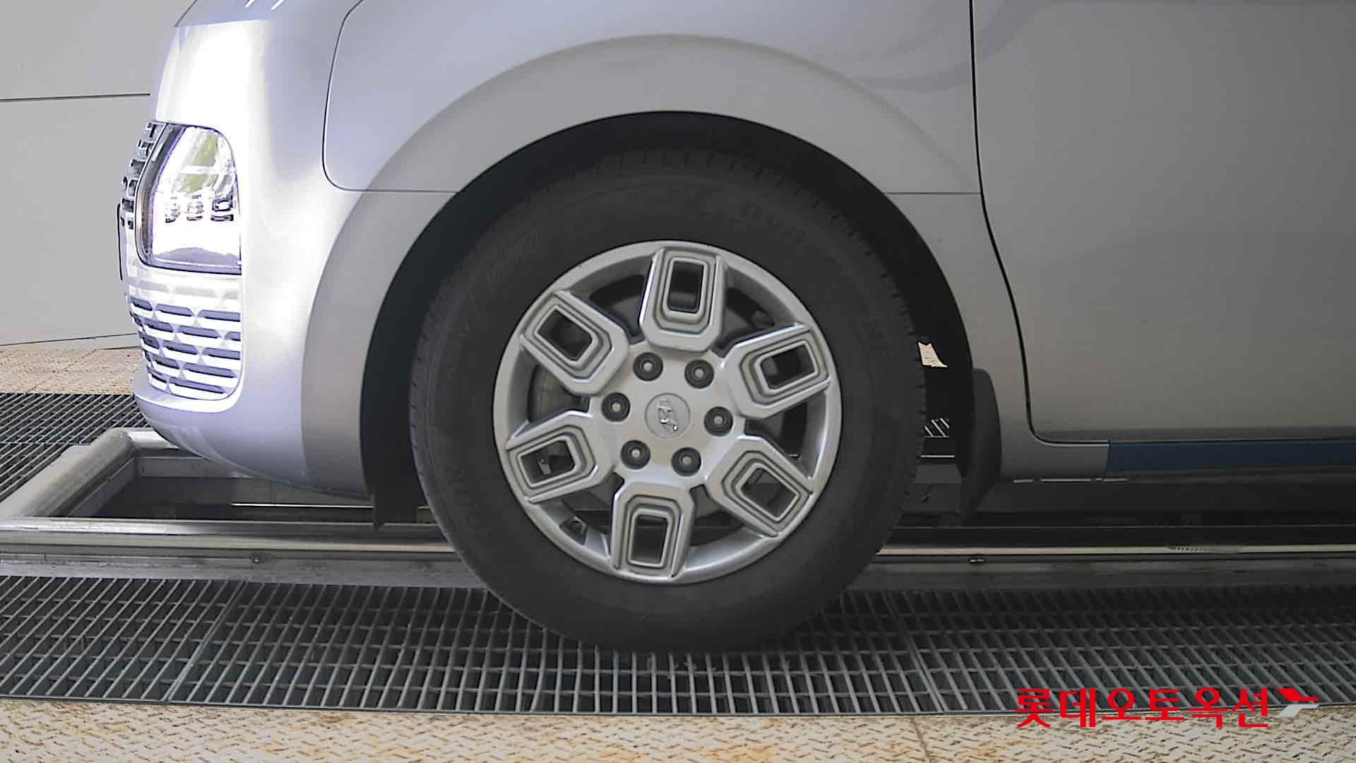 Hyundai Staria 2022 - Image 25