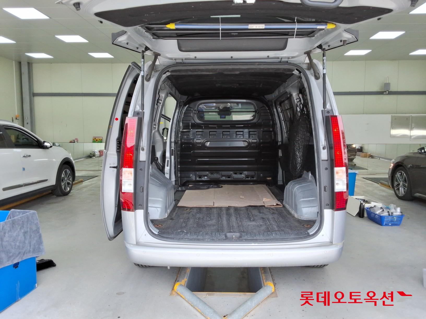 Hyundai Staria 2022 - Image 9