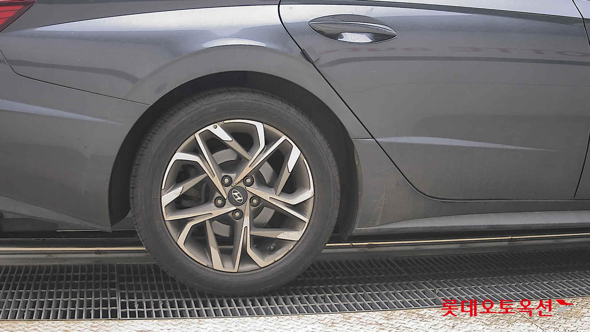 هيونداي سوناتا 2021 - صورة 28