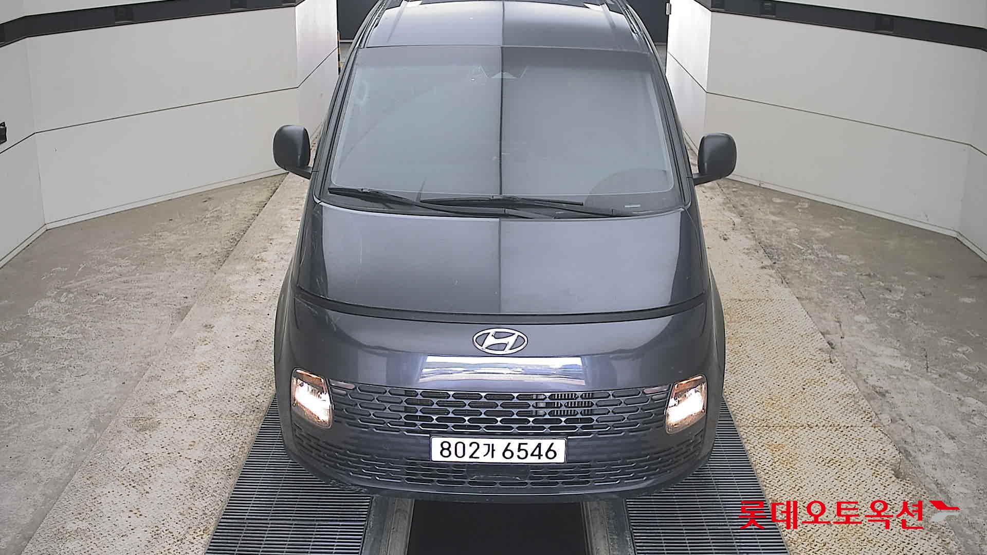 Hyundai Staria