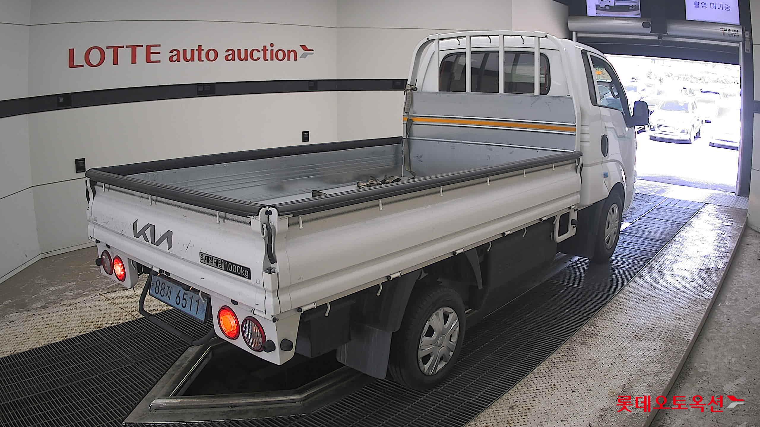 2023 - kia bongo