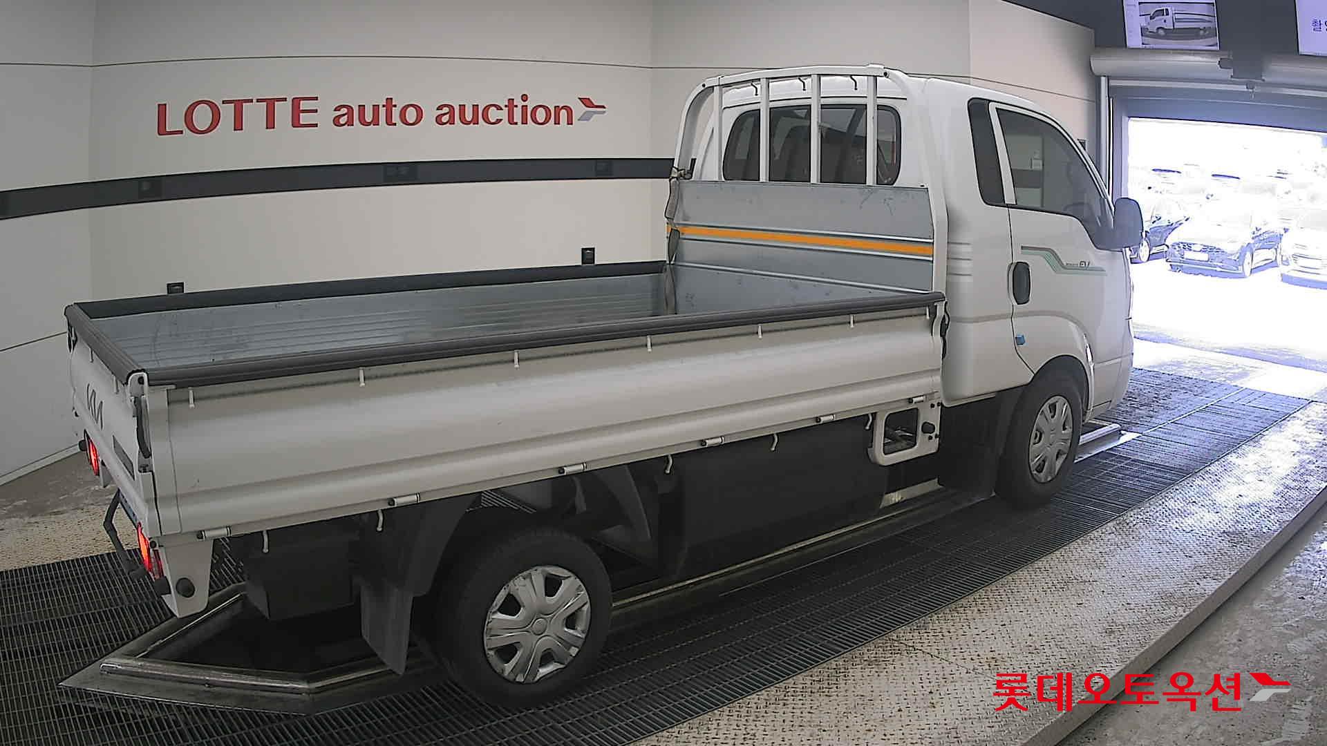 2023 - kia bongo