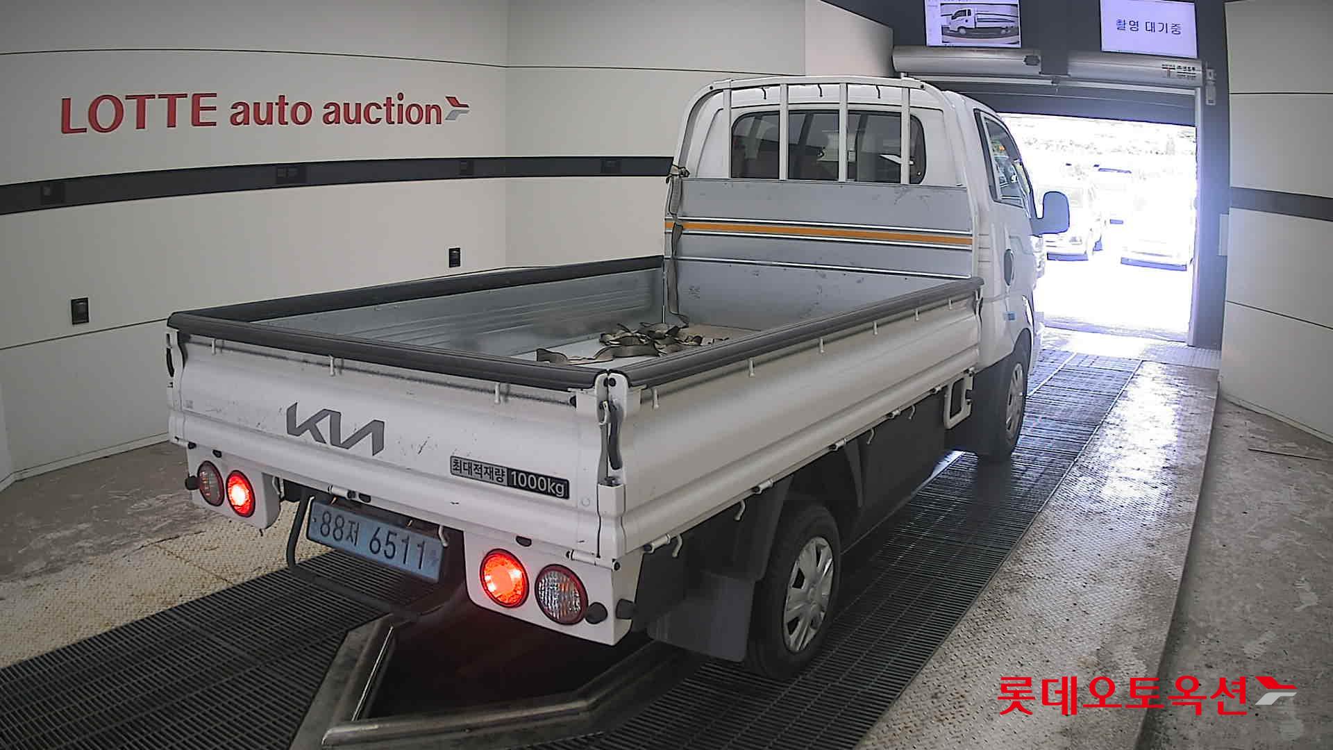 2023 - kia bongo