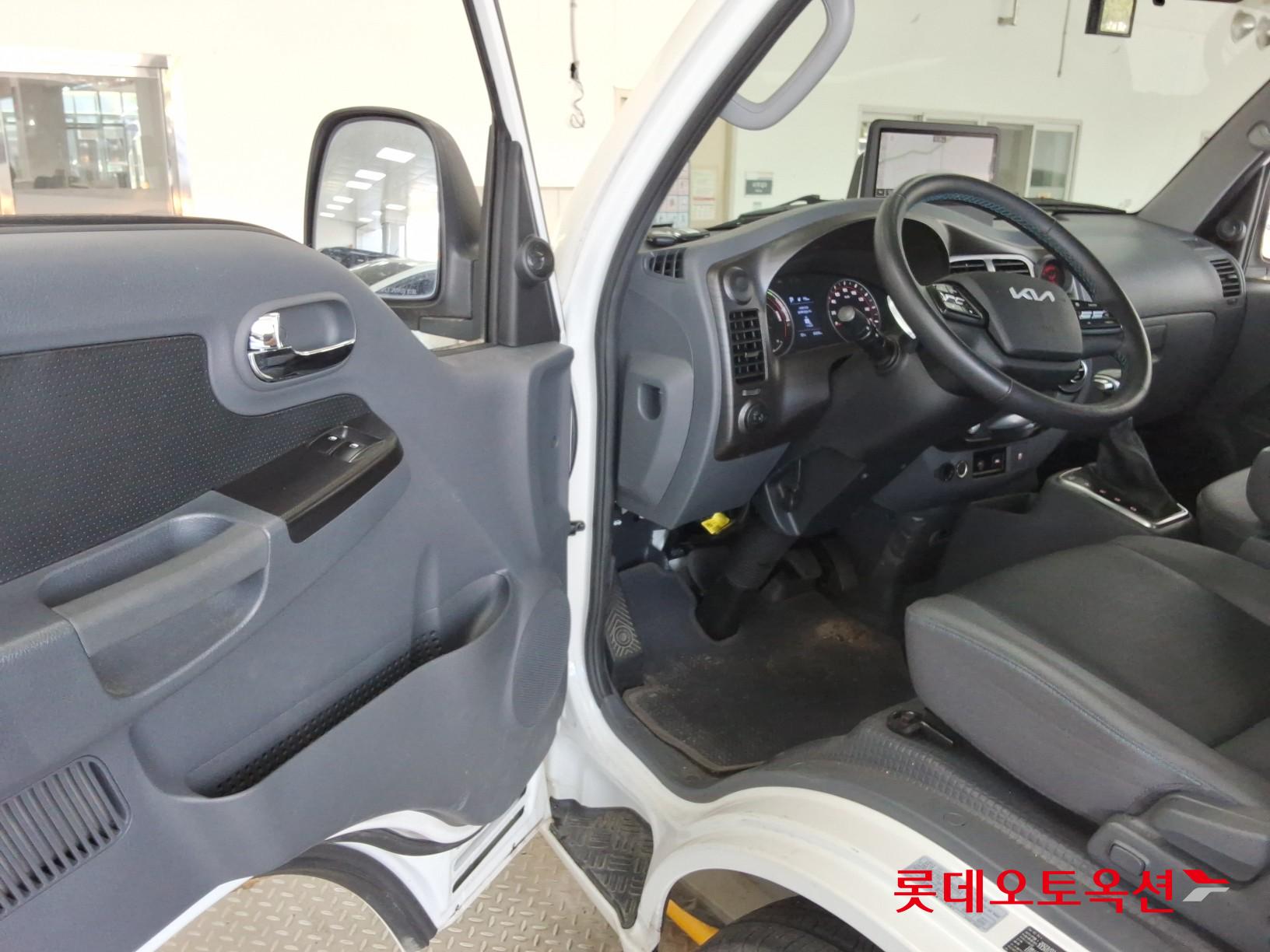 2023 - kia bongo