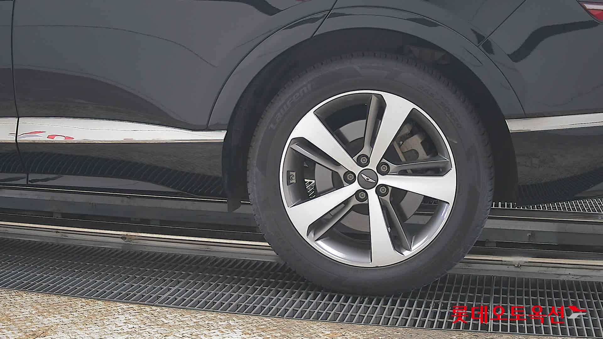 جينسس جي في 80