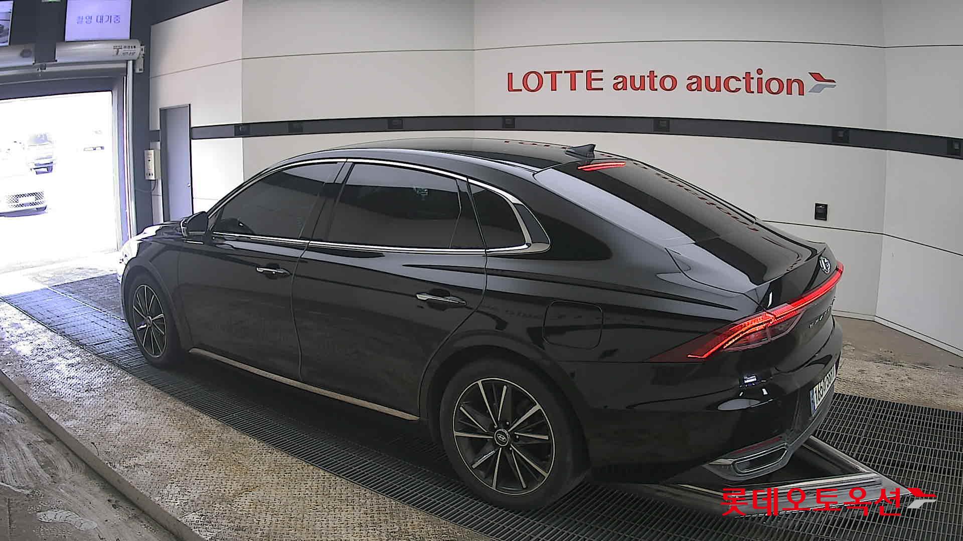 هيونداي أزيرا