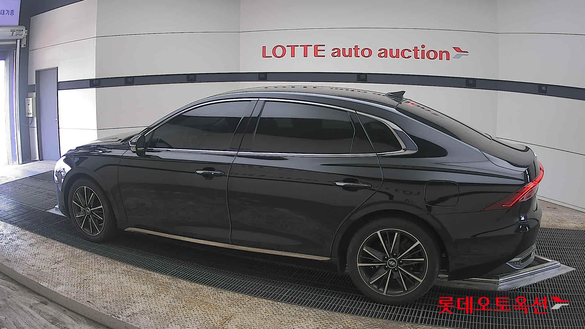 هيونداي أزيرا