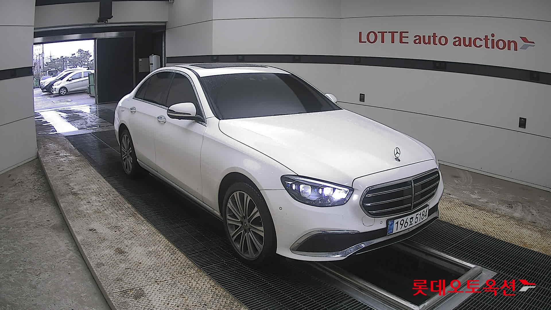 Mercedes-Benz E-Class - 6