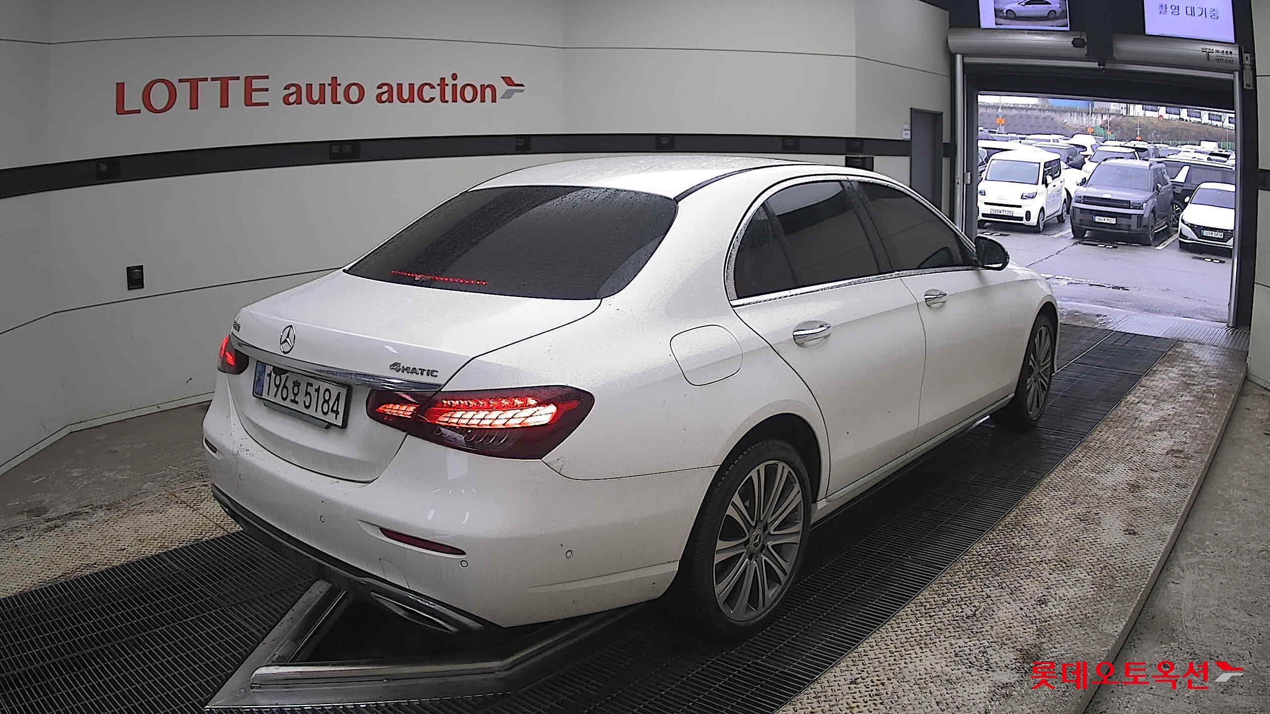Mercedes-Benz E-Class - 5
