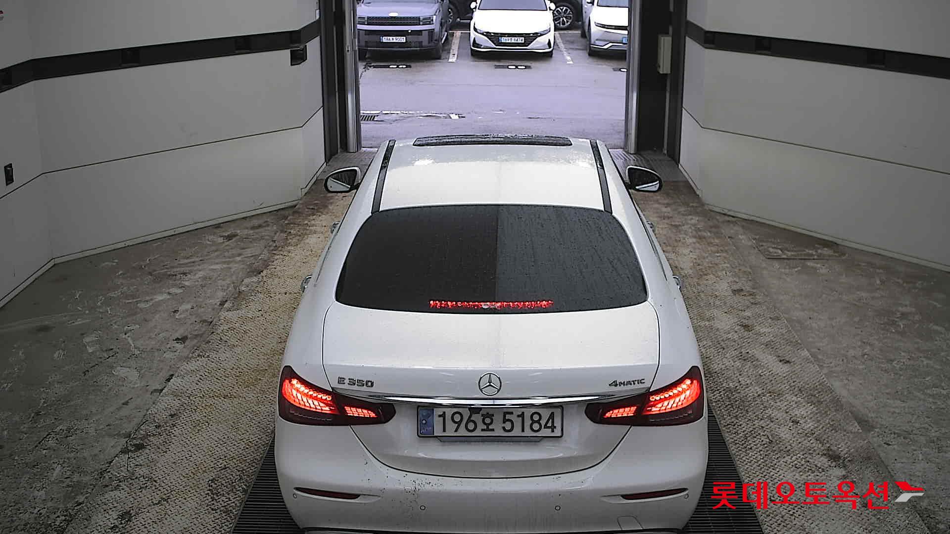 Mercedes-Benz E-Class - 17
