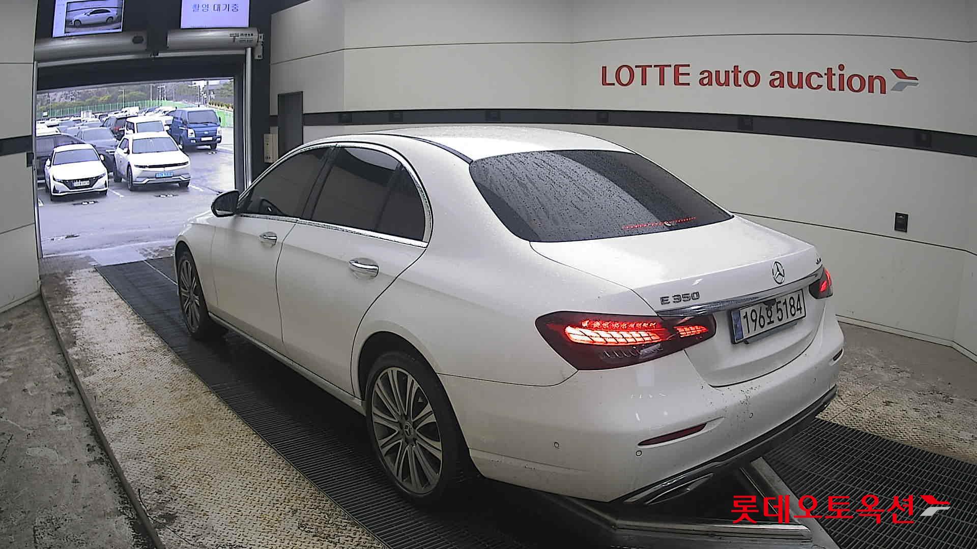 Mercedes-Benz E-Class - 4
