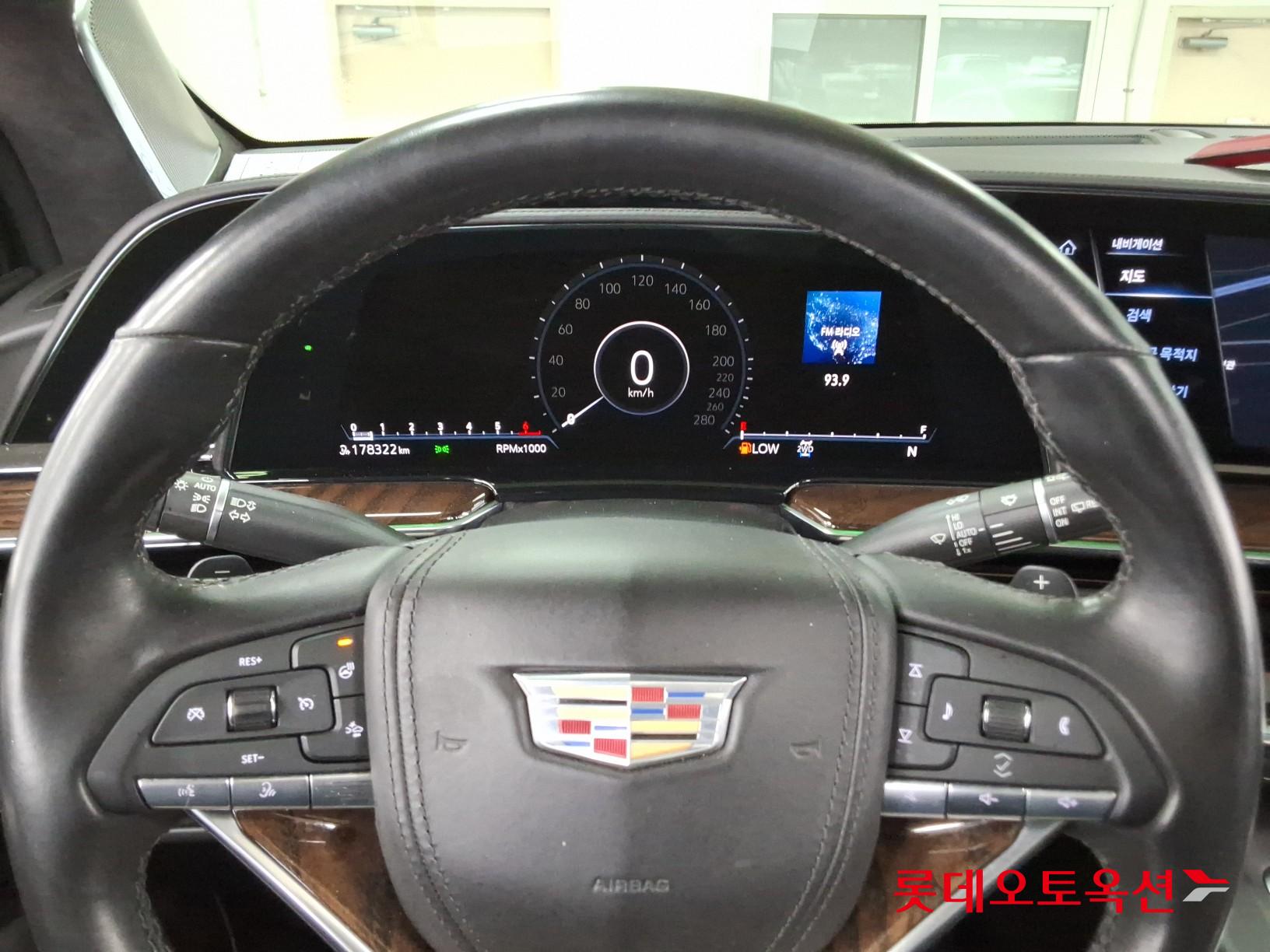 General Motors Cadillac - 30