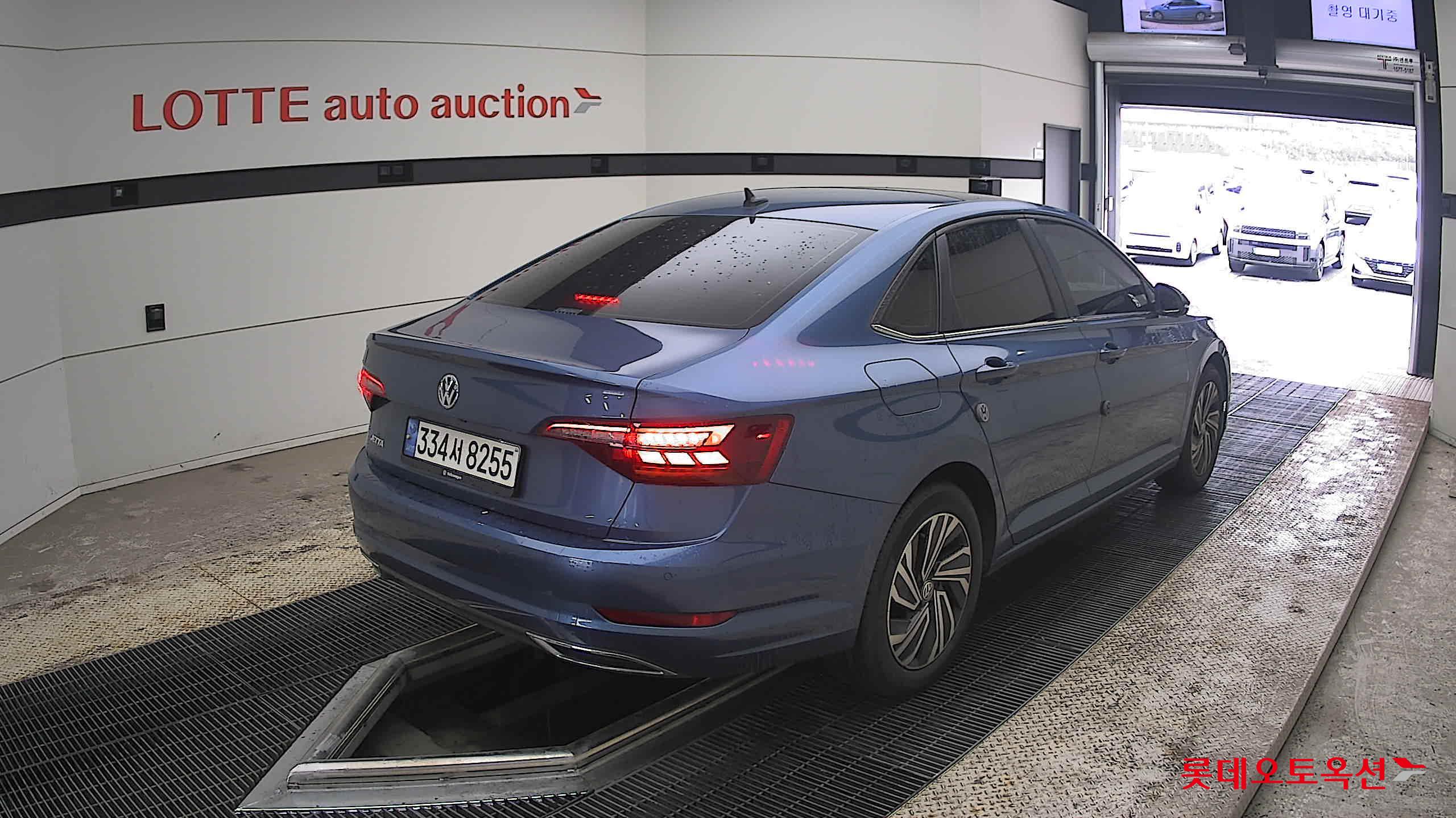 Volkswagen Jetta - 5