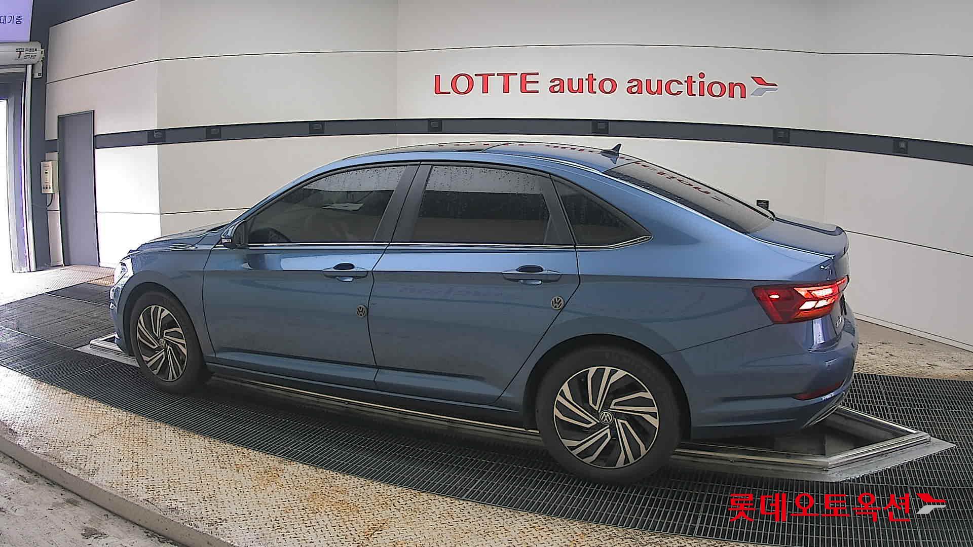 Volkswagen Jetta - 14