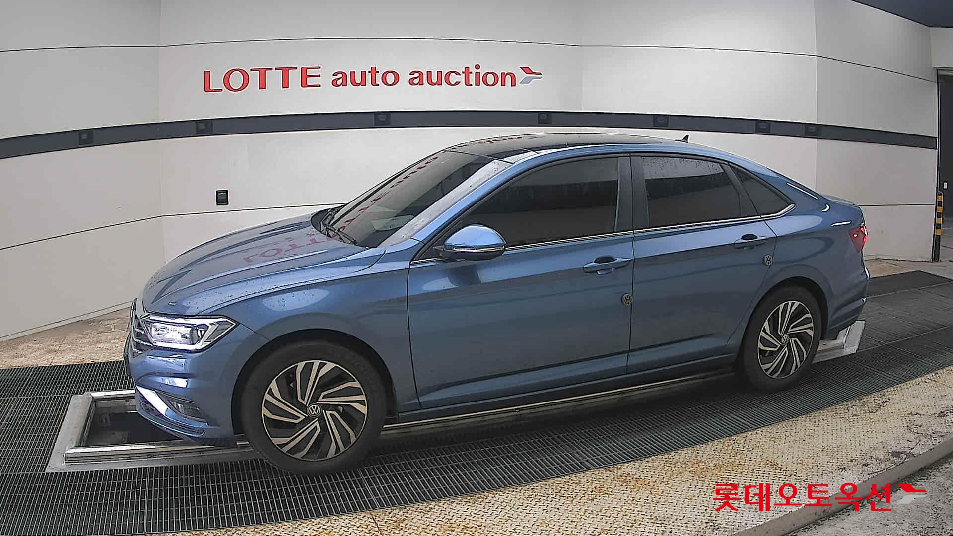 Volkswagen Jetta - 12