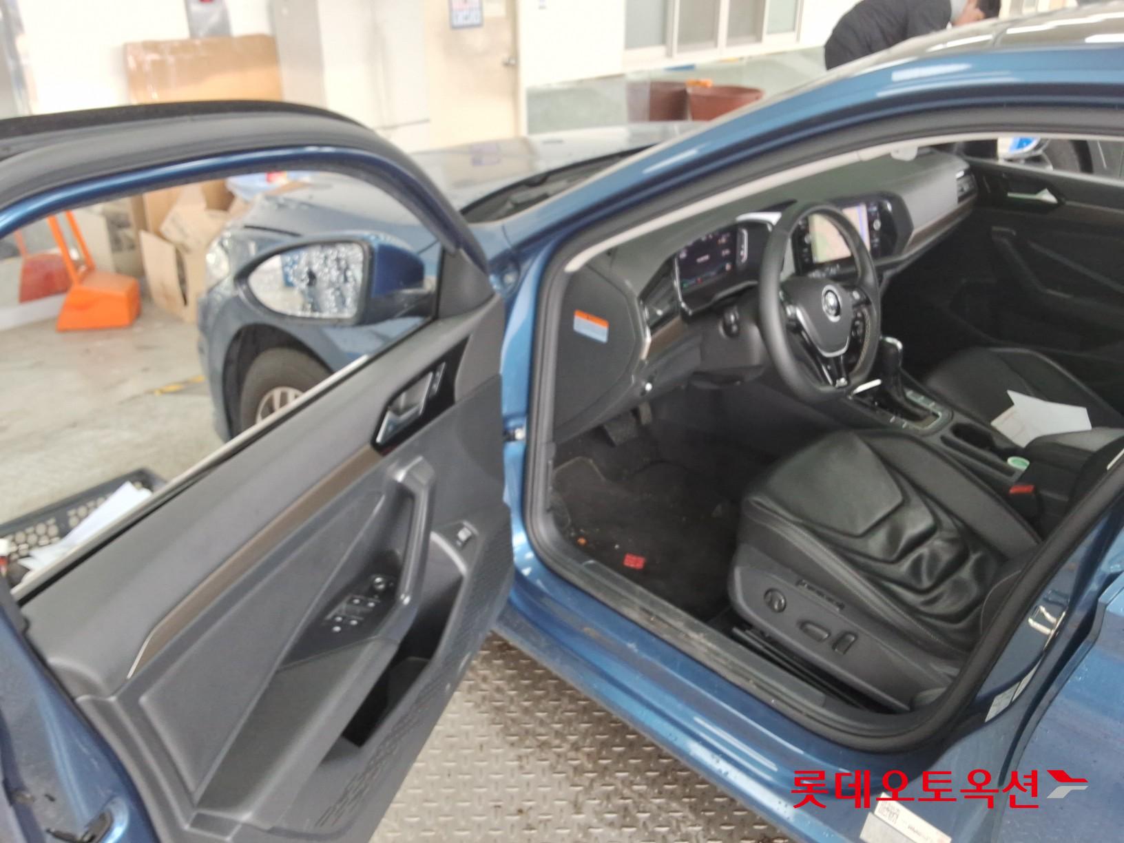 Volkswagen Jetta - 37