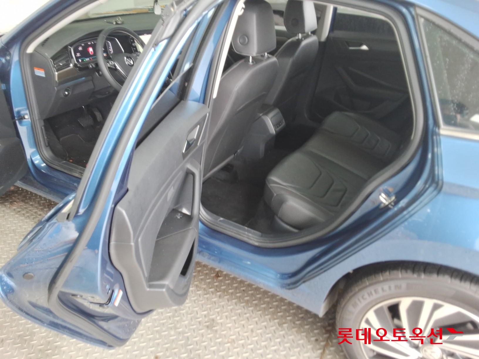 Volkswagen Jetta - 38
