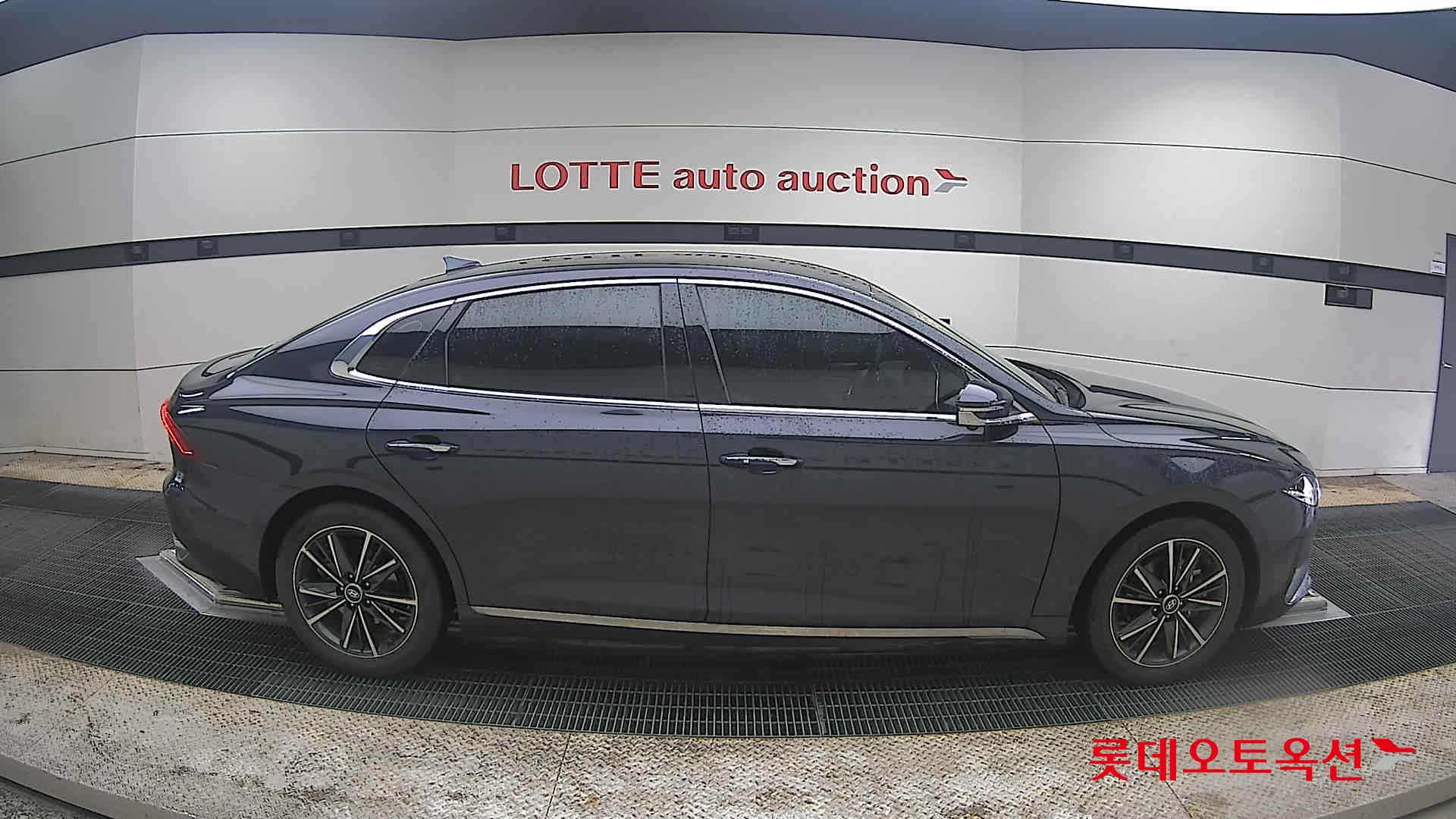 Hyundai Grandeur - 21