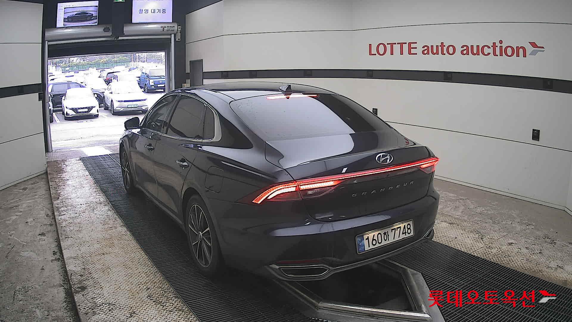 Hyundai Grandeur - 16