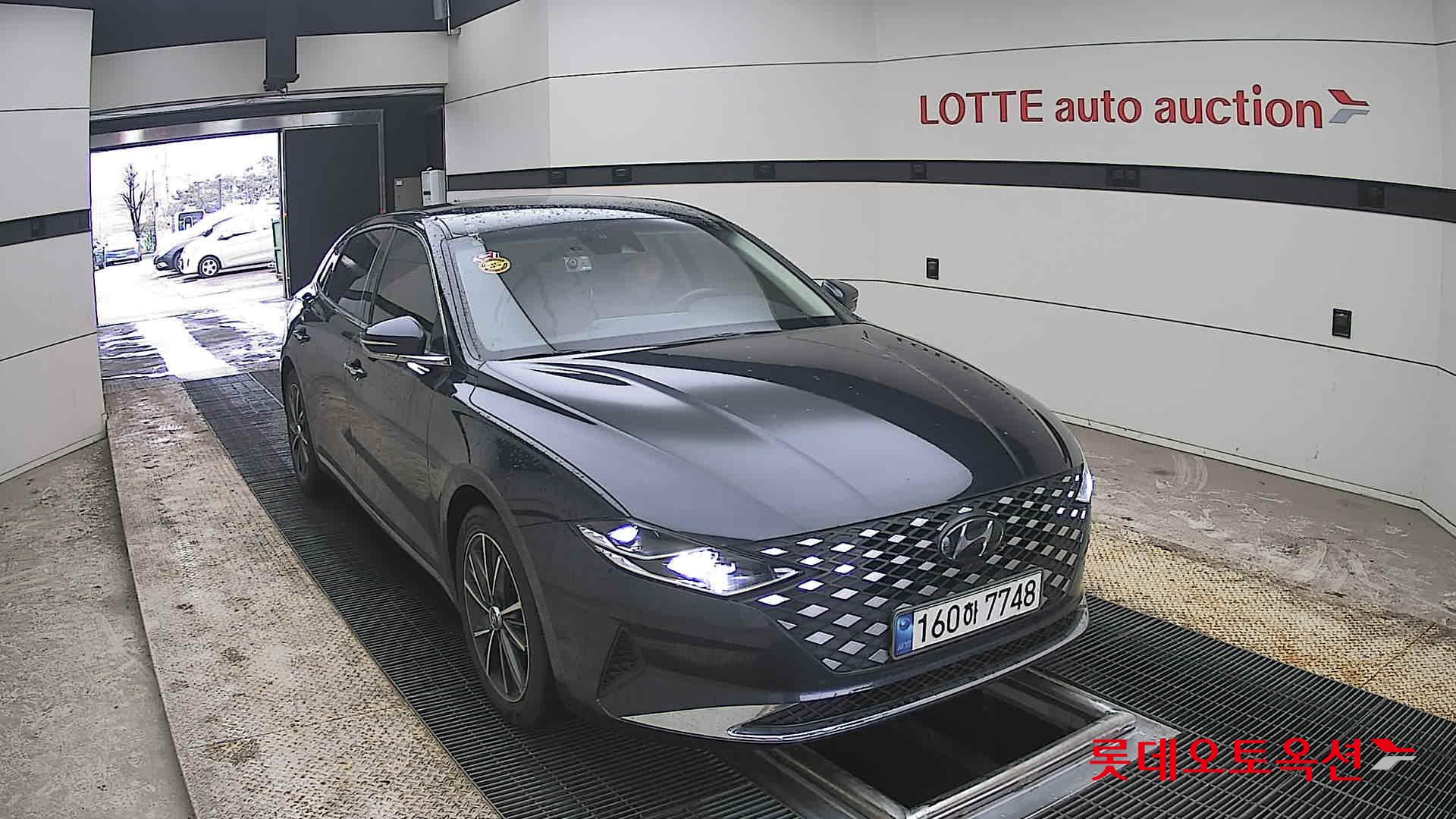 Hyundai Grandeur - 24