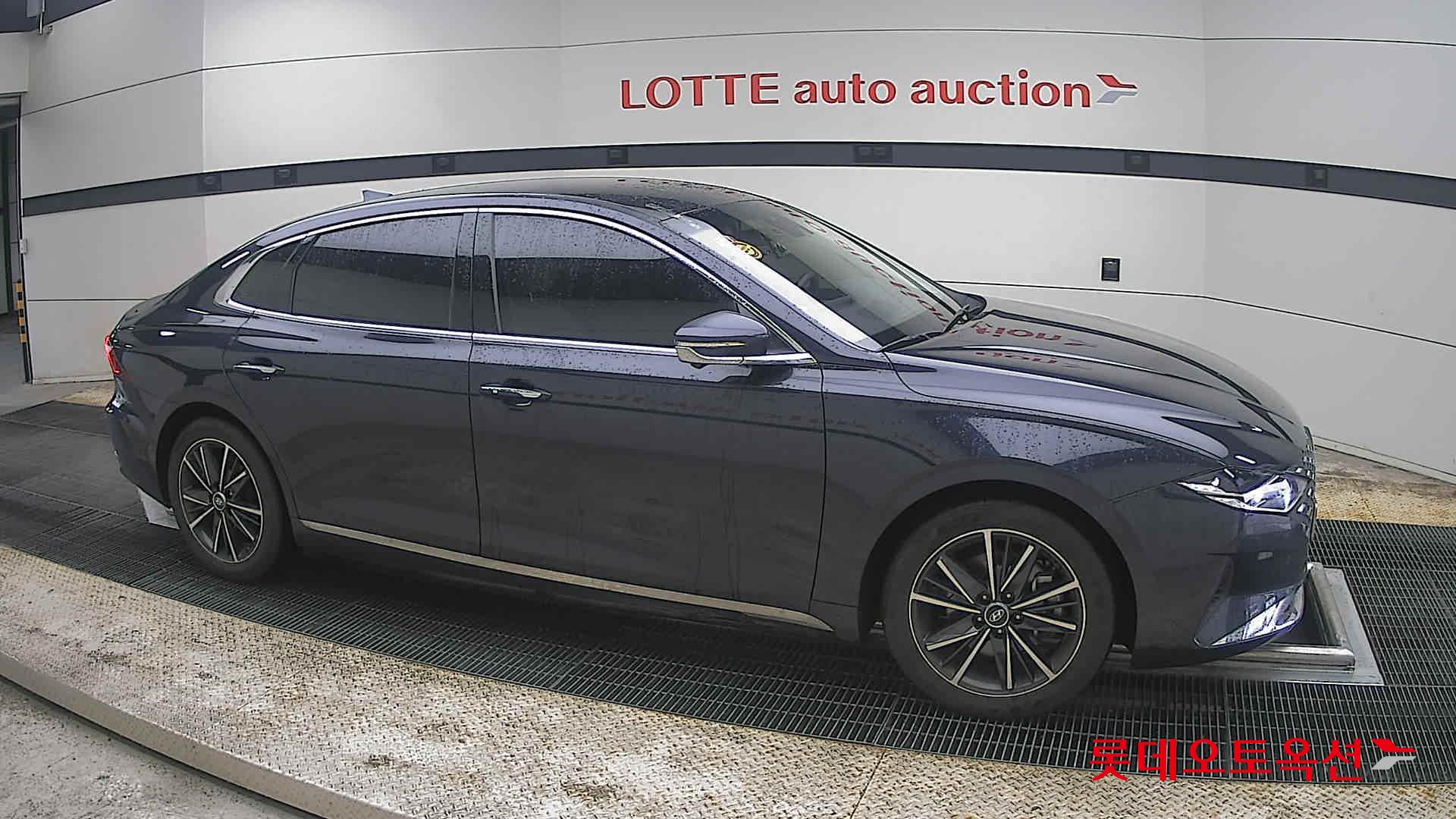 Hyundai Grandeur - 22
