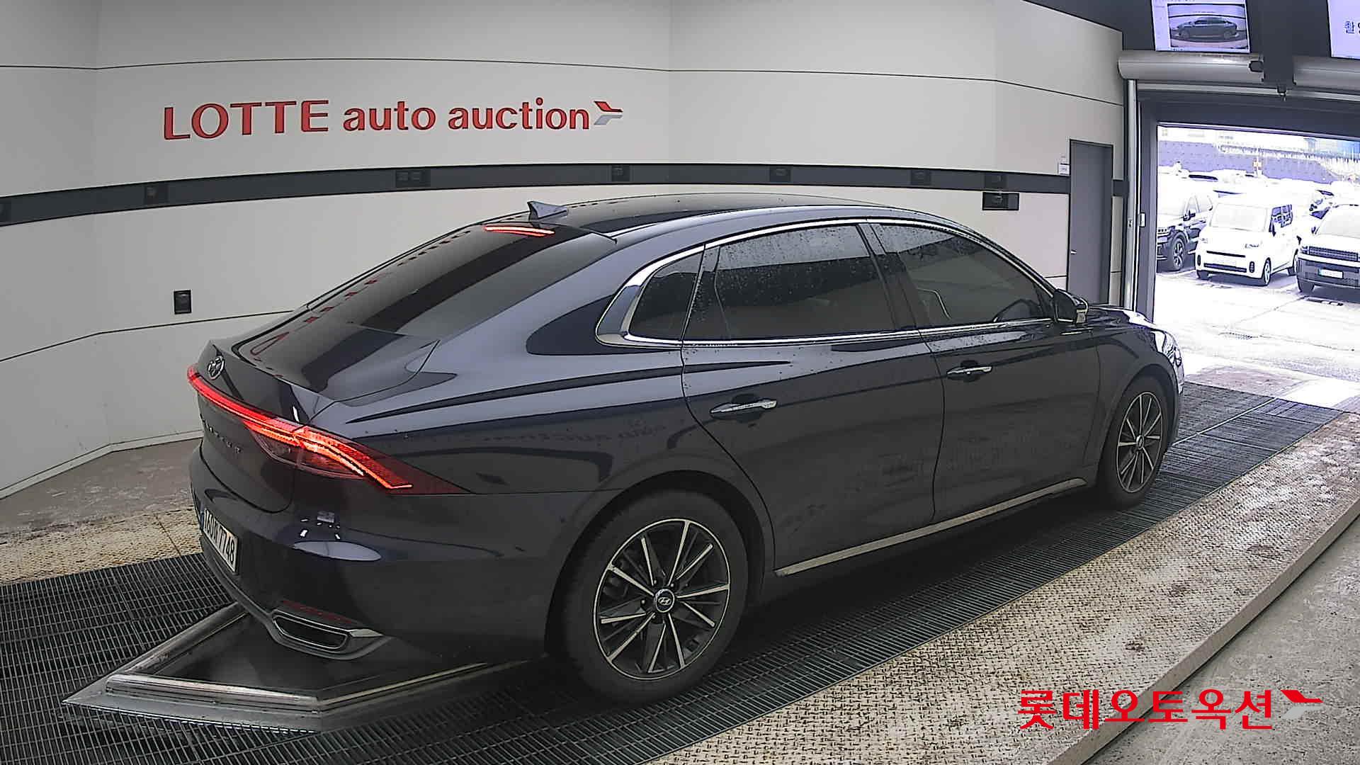 Hyundai Grandeur - 19