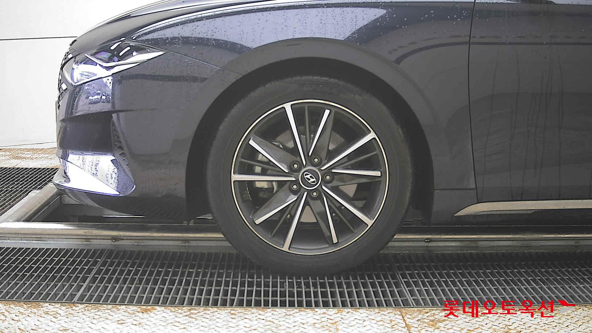 Hyundai Grandeur - 25