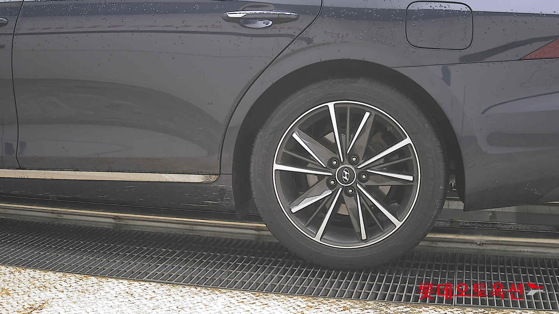 Hyundai Grandeur - 26