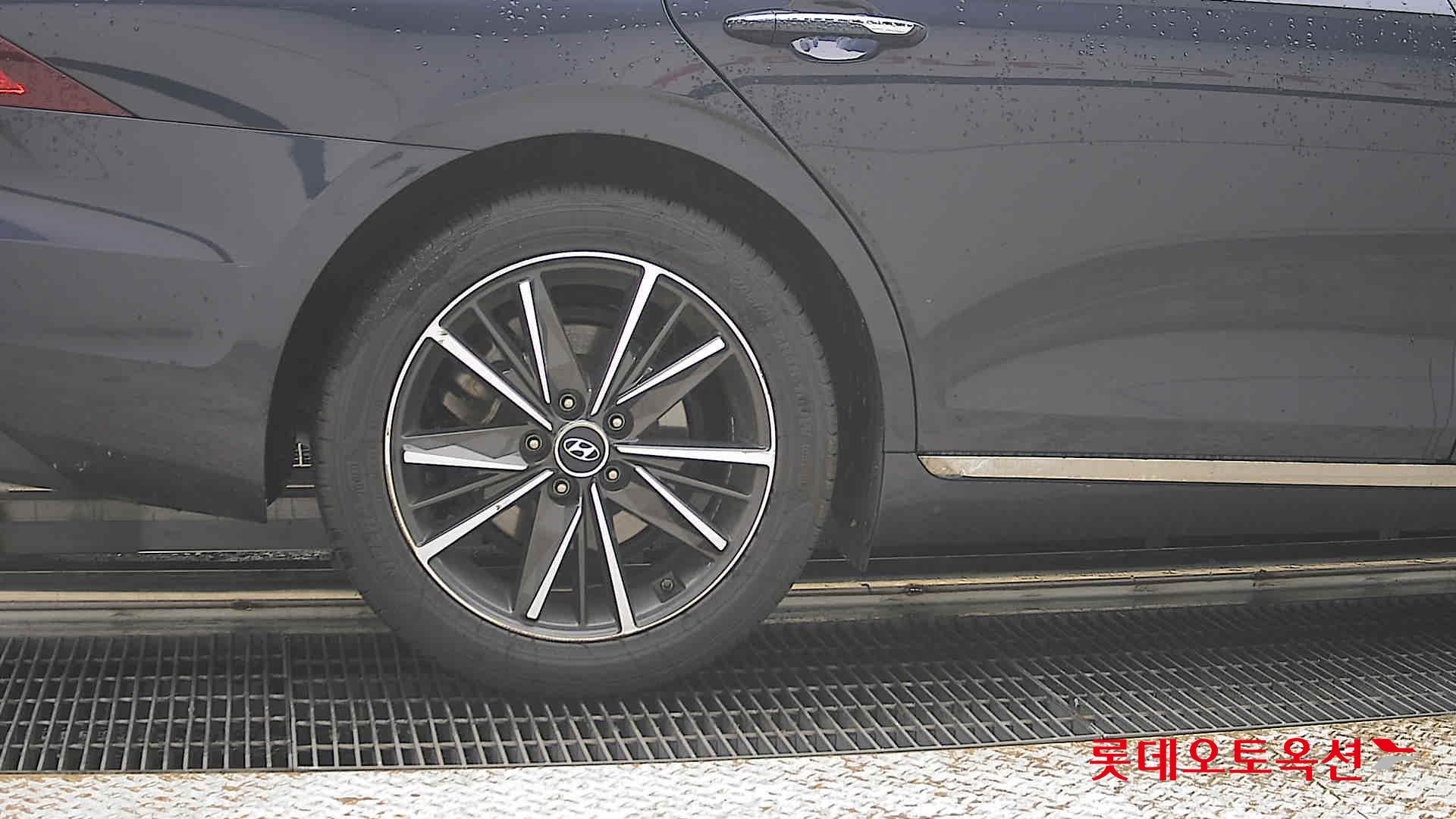 Hyundai Grandeur - 28