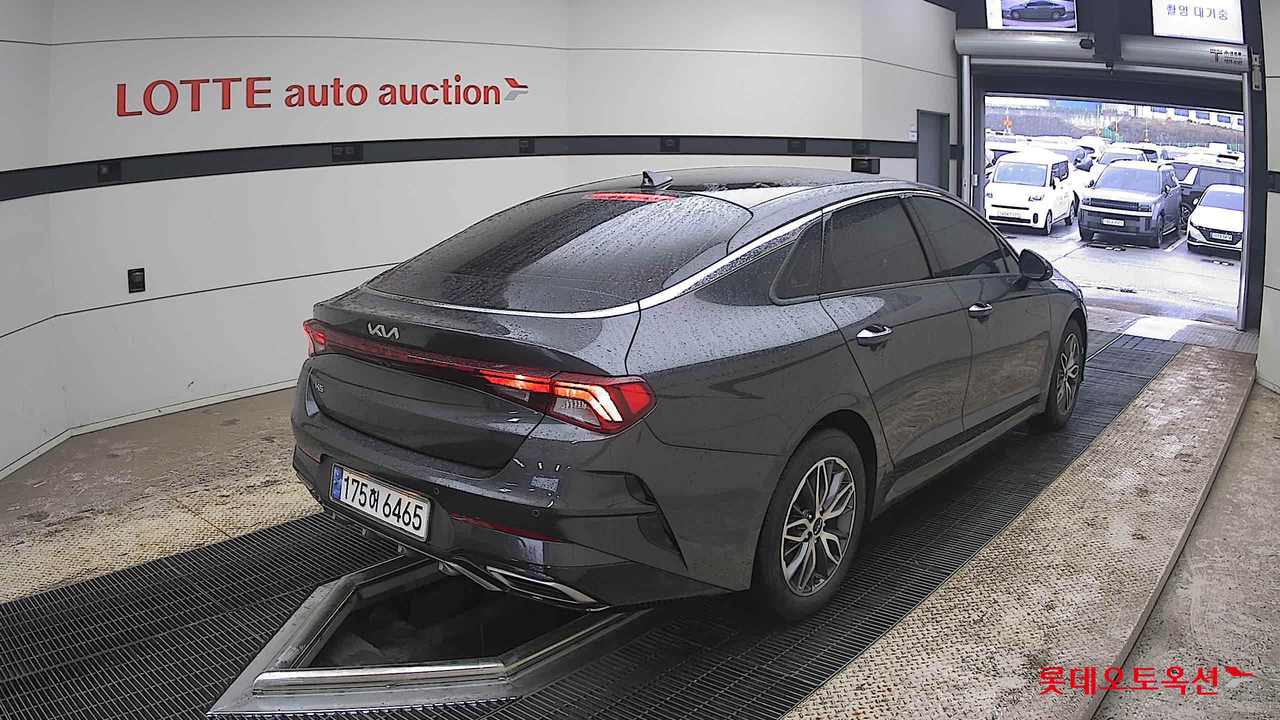 Kia K5 - 5