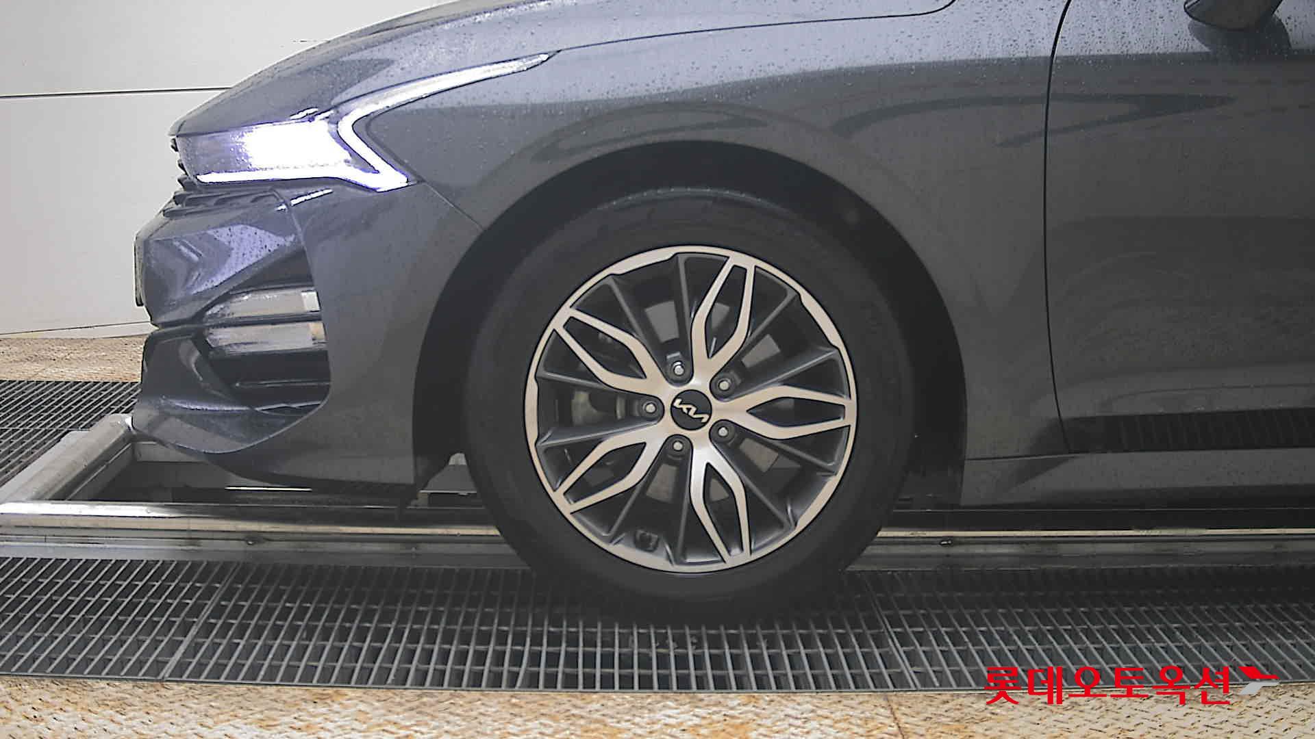 Kia K5 - 25