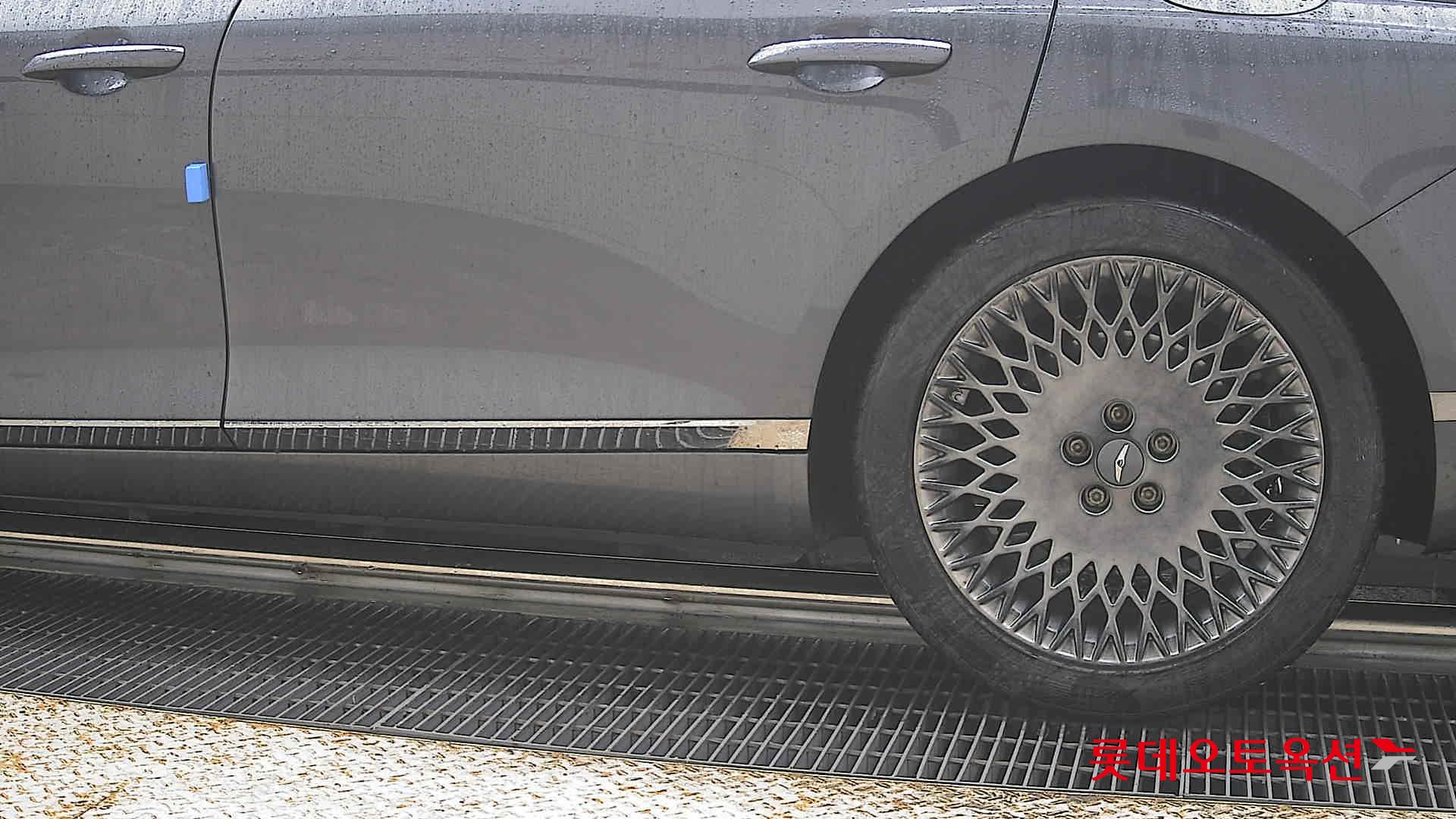Genesis G80 - 26