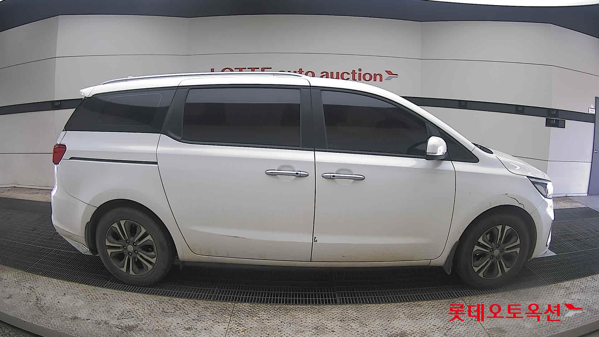 كيا نيو كارنيفال 2020 - صورة 21