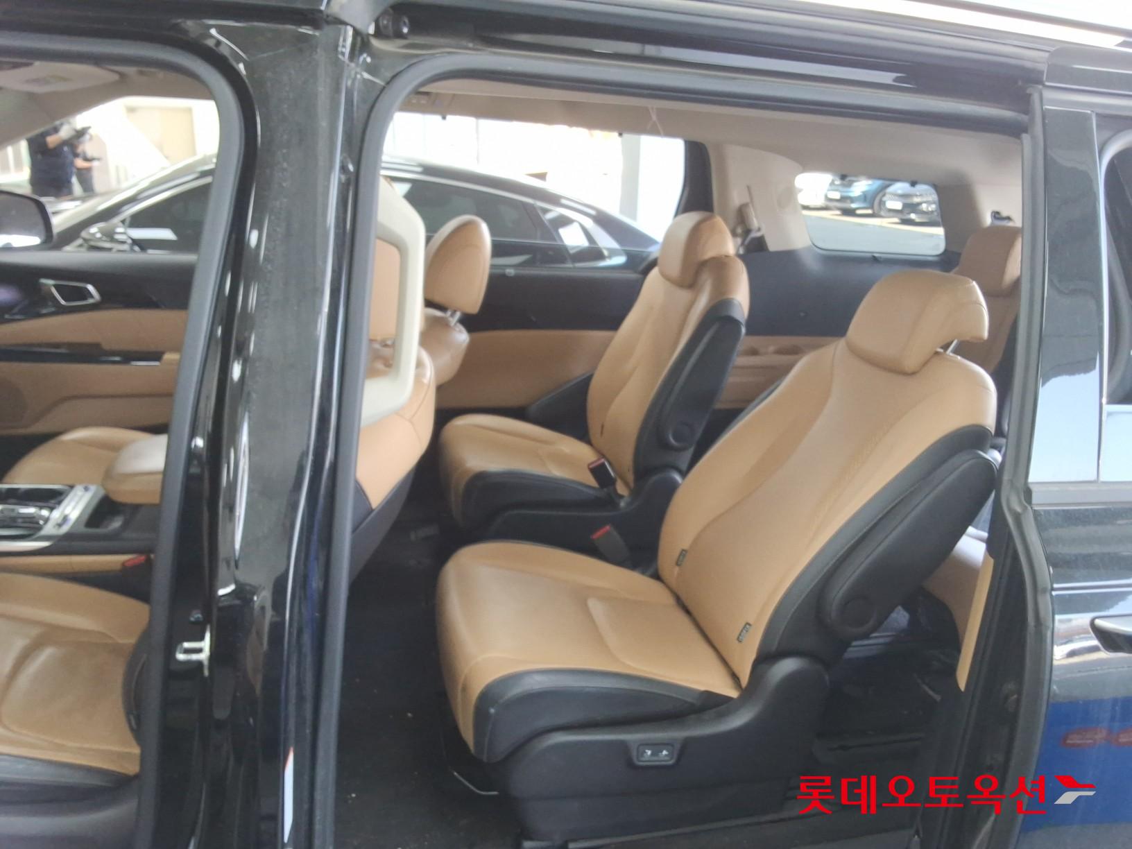 Kia Carnival 2023 - Image 37