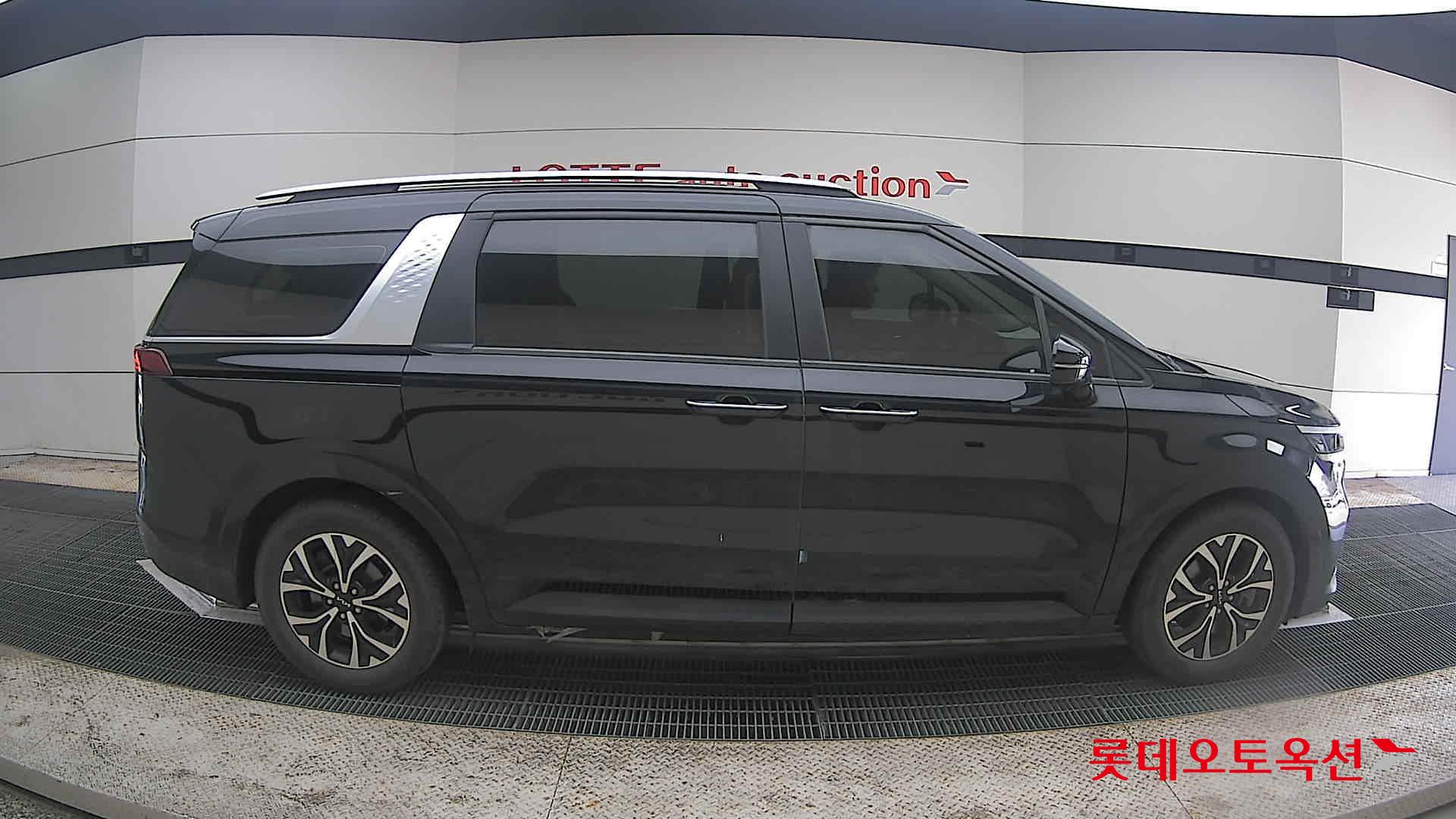 Kia Carnival 2023 - Image 21