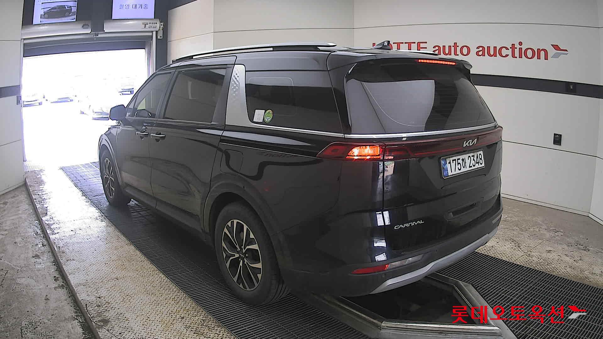 Kia Carnival 2023 - Image 4
