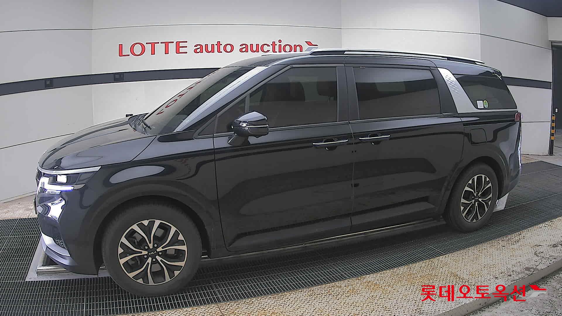 Kia Carnival 2023 - Image 12