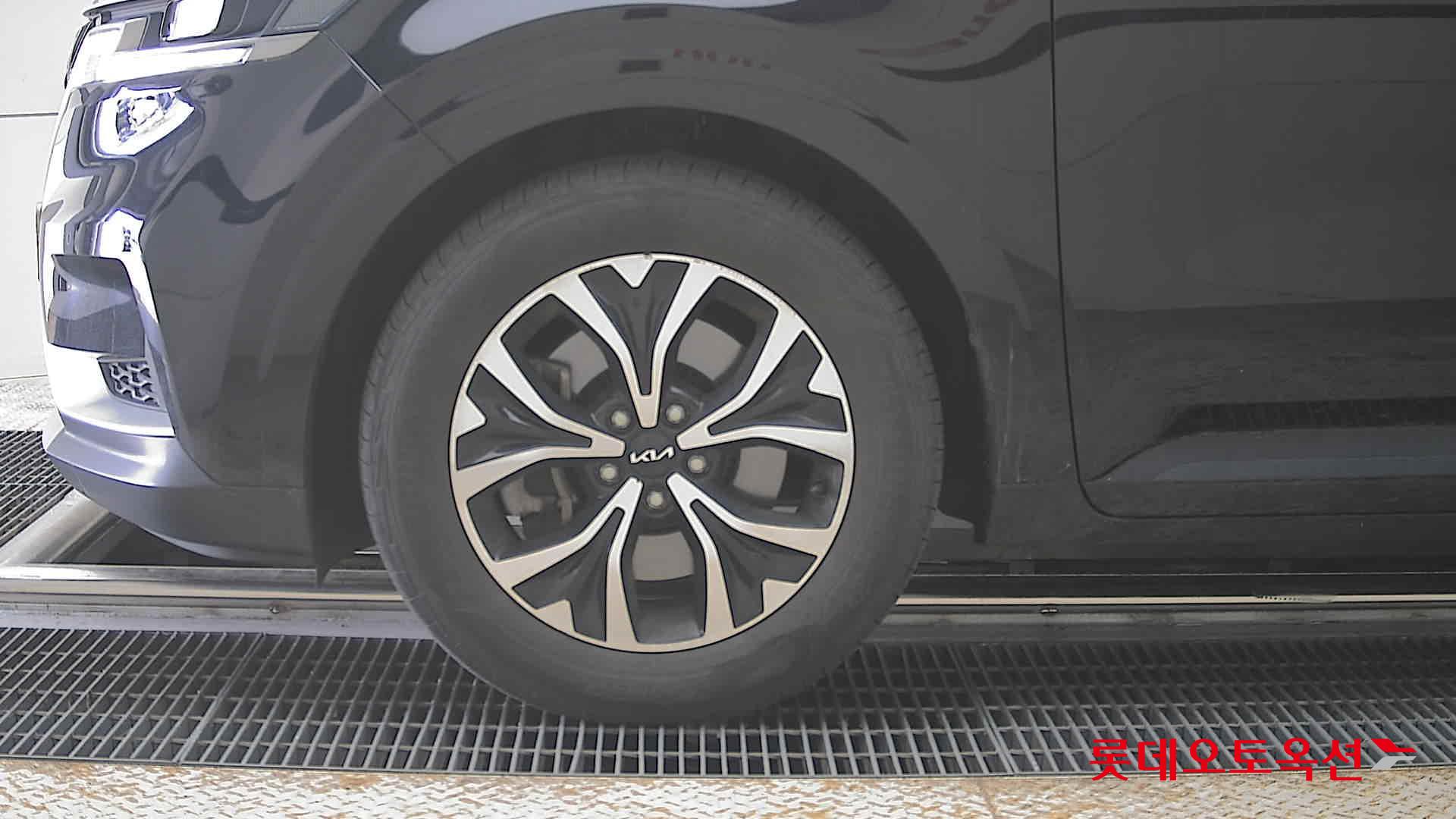 Kia Carnival 2023 - Image 25