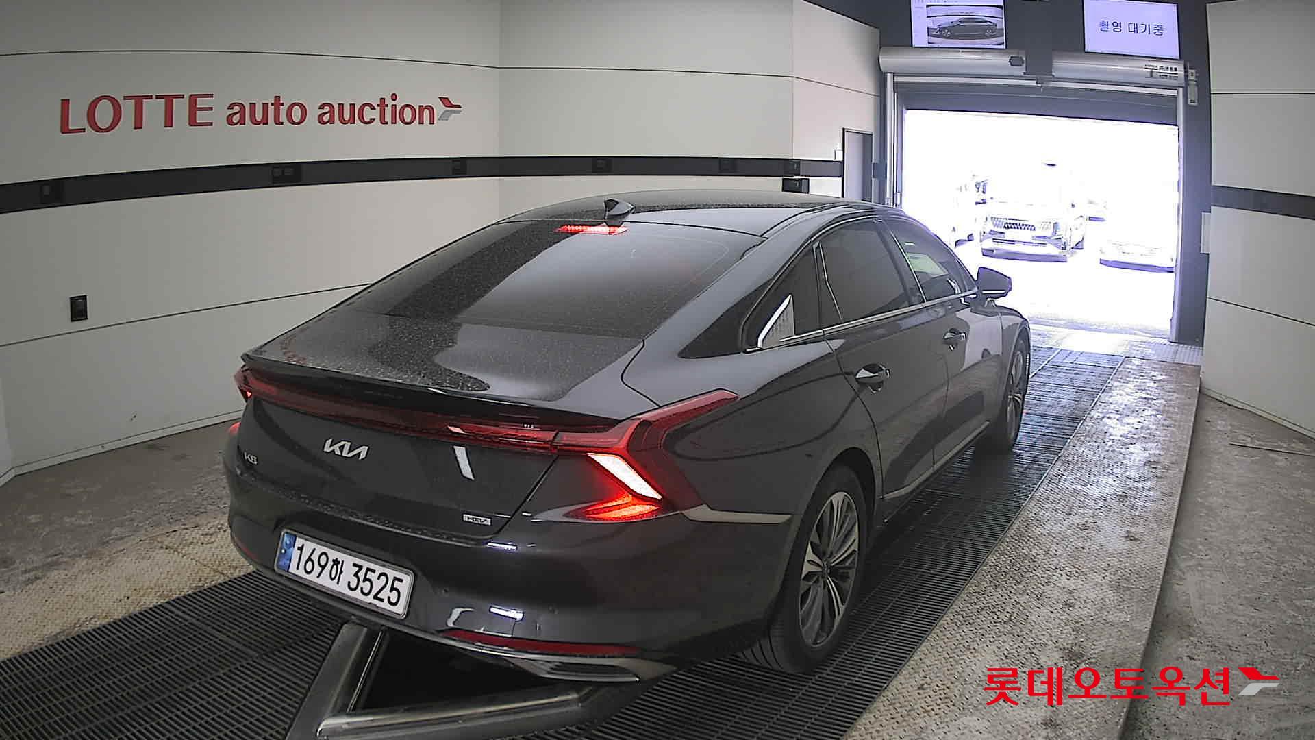 كيا K8 2022 - صورة 18