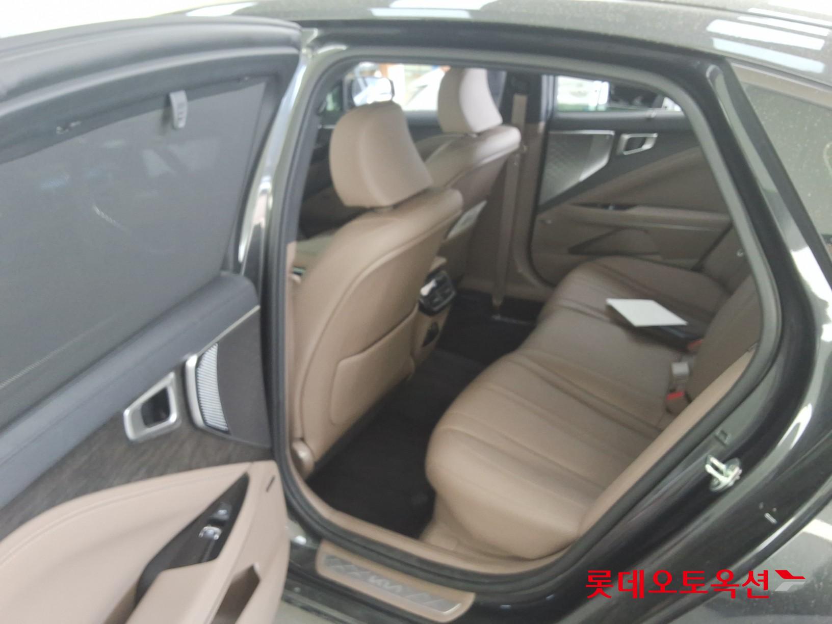 كيا K8 2022 - صورة 36