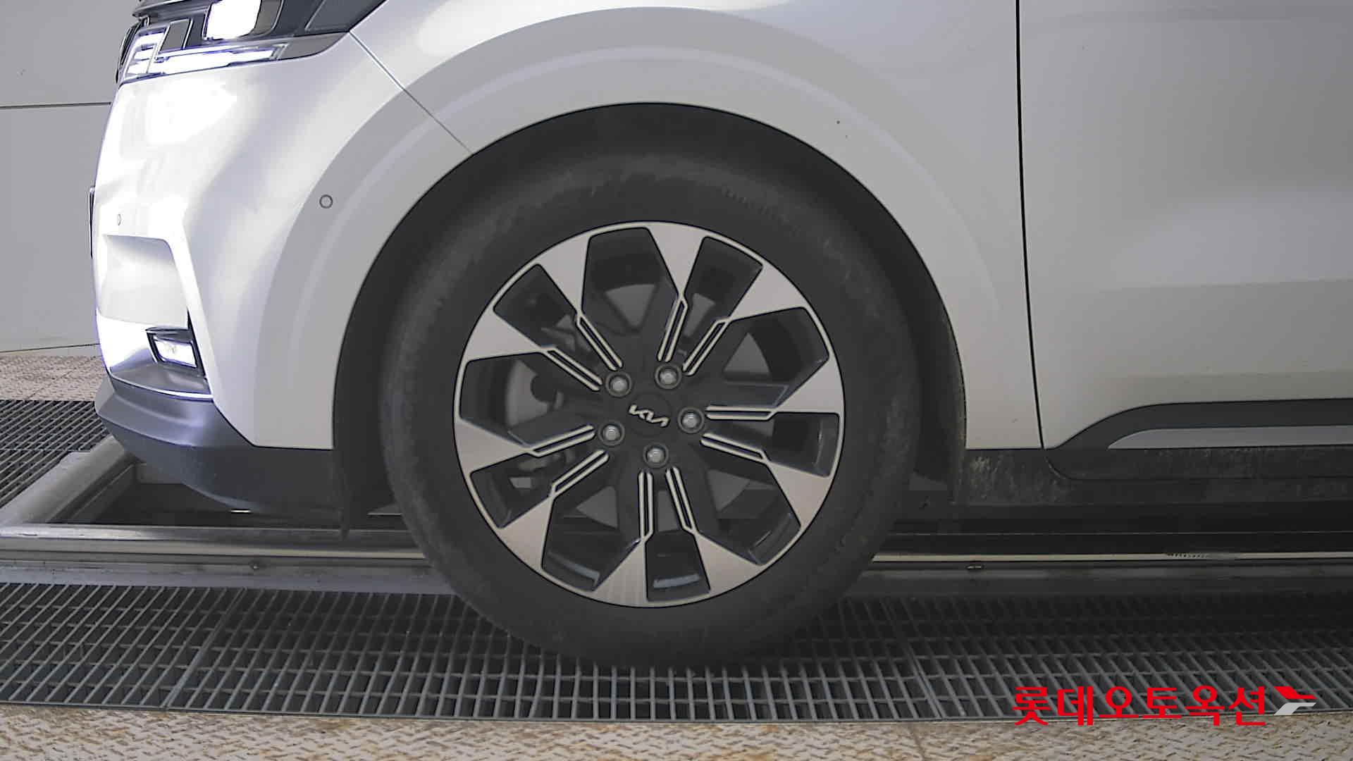 Kia Carnival 2023 - Image 25