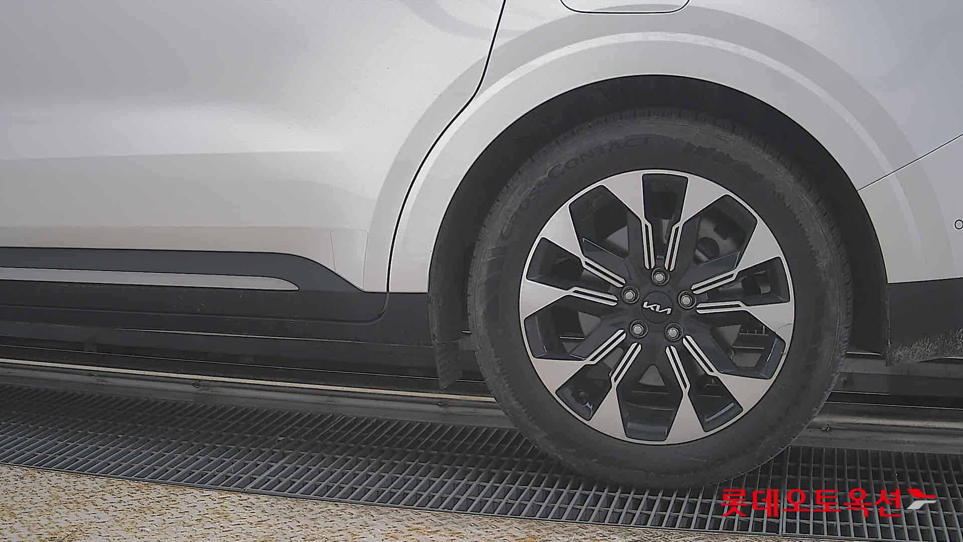 Kia Carnival 2023 - Image 26