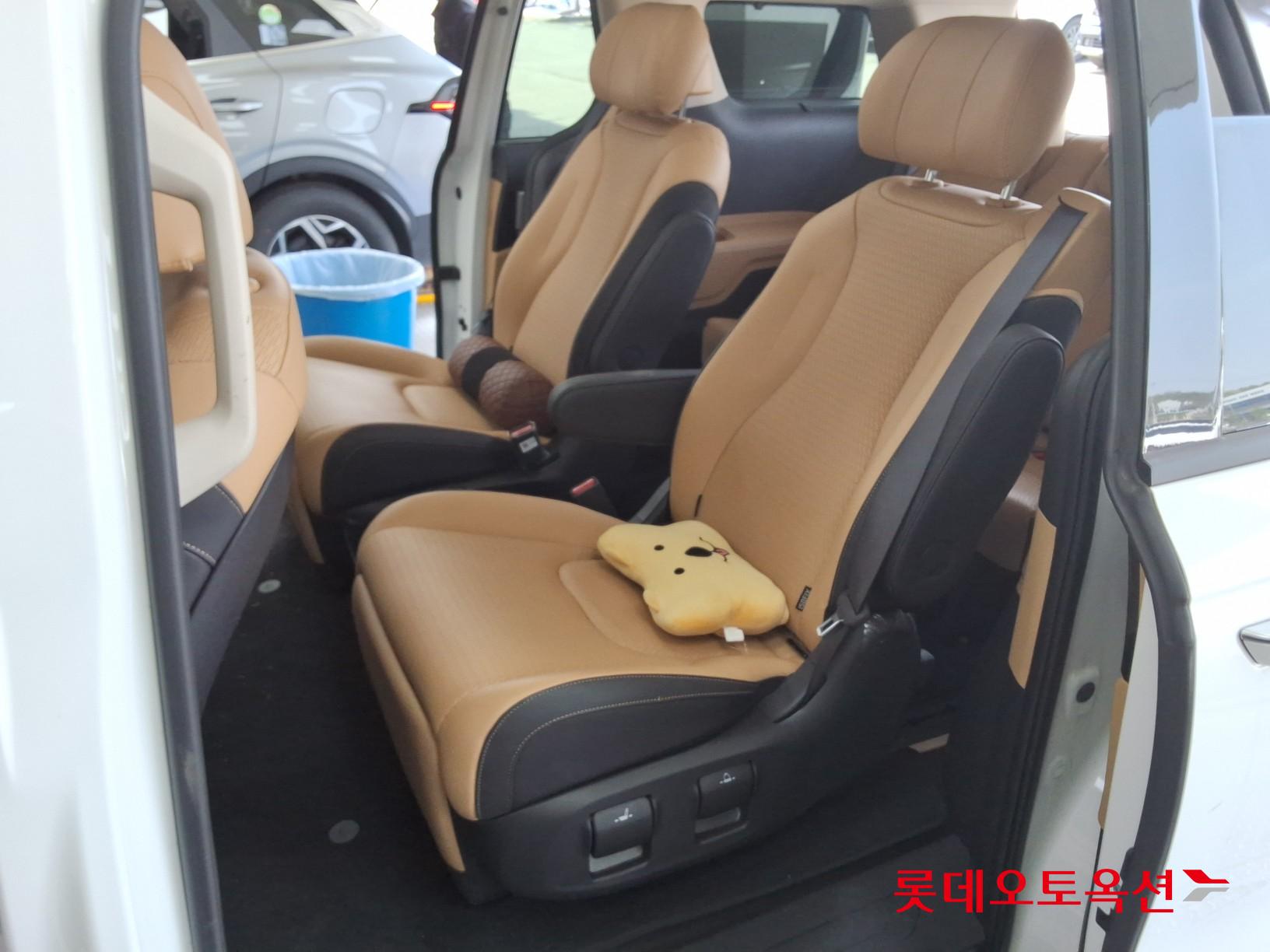 Kia Carnival 2023 - Image 38