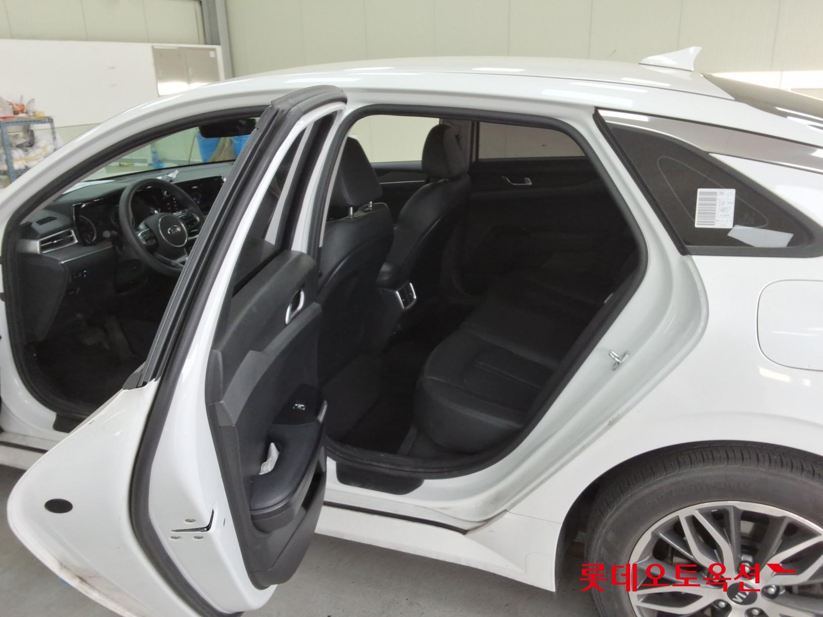 كيا K5 2021 - صورة 38