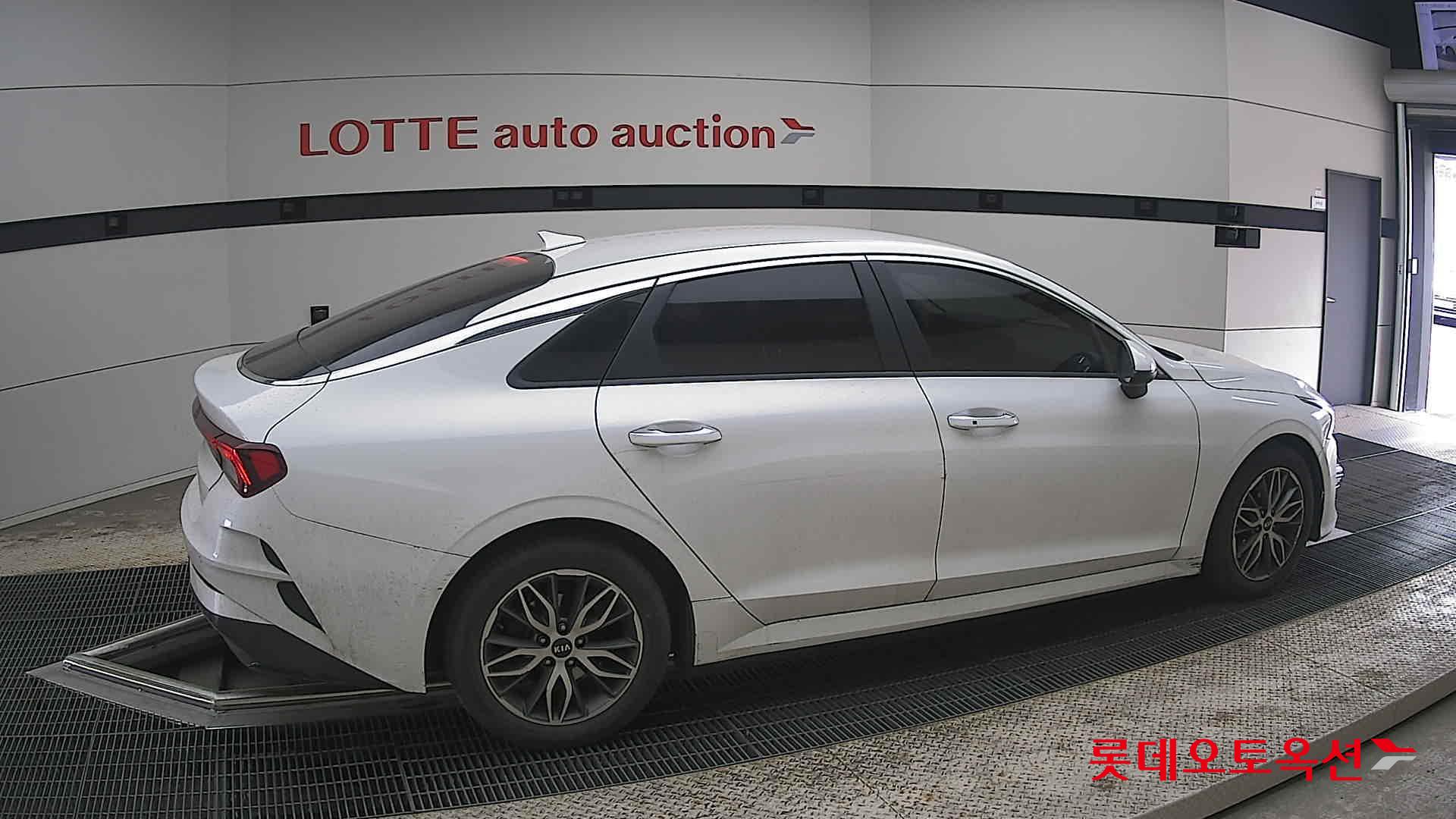 كيا K5 2021 - صورة 20